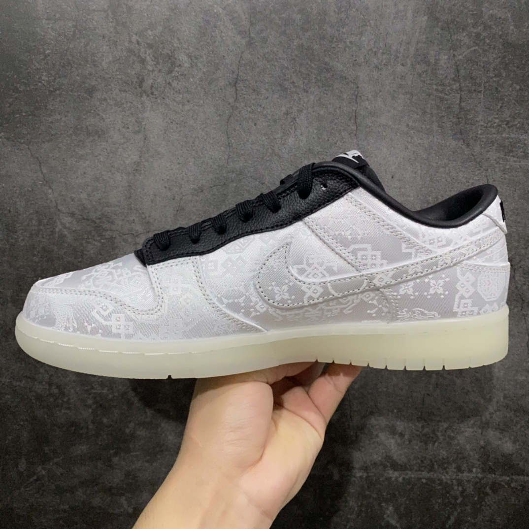 图片[2]-【M版纯原】Fragment Design × CLOT x Nike Dunk Low 耐克 低帮 白丝绸三方联名 藤原浩  FN0315-110nn市售顶流版本 优于市场其他代号纯原n鞋型非常完美反口皮料平滑自然无任何褶皱n进口反光丝绸鞋面 双层可撕 内里图案同步原鞋n整个鞋子及配件能用原厂的地方 全都是原厂材料n高端高价零售首选版本💪🏻nSize: 36-47.5-莆田鞋批发中心