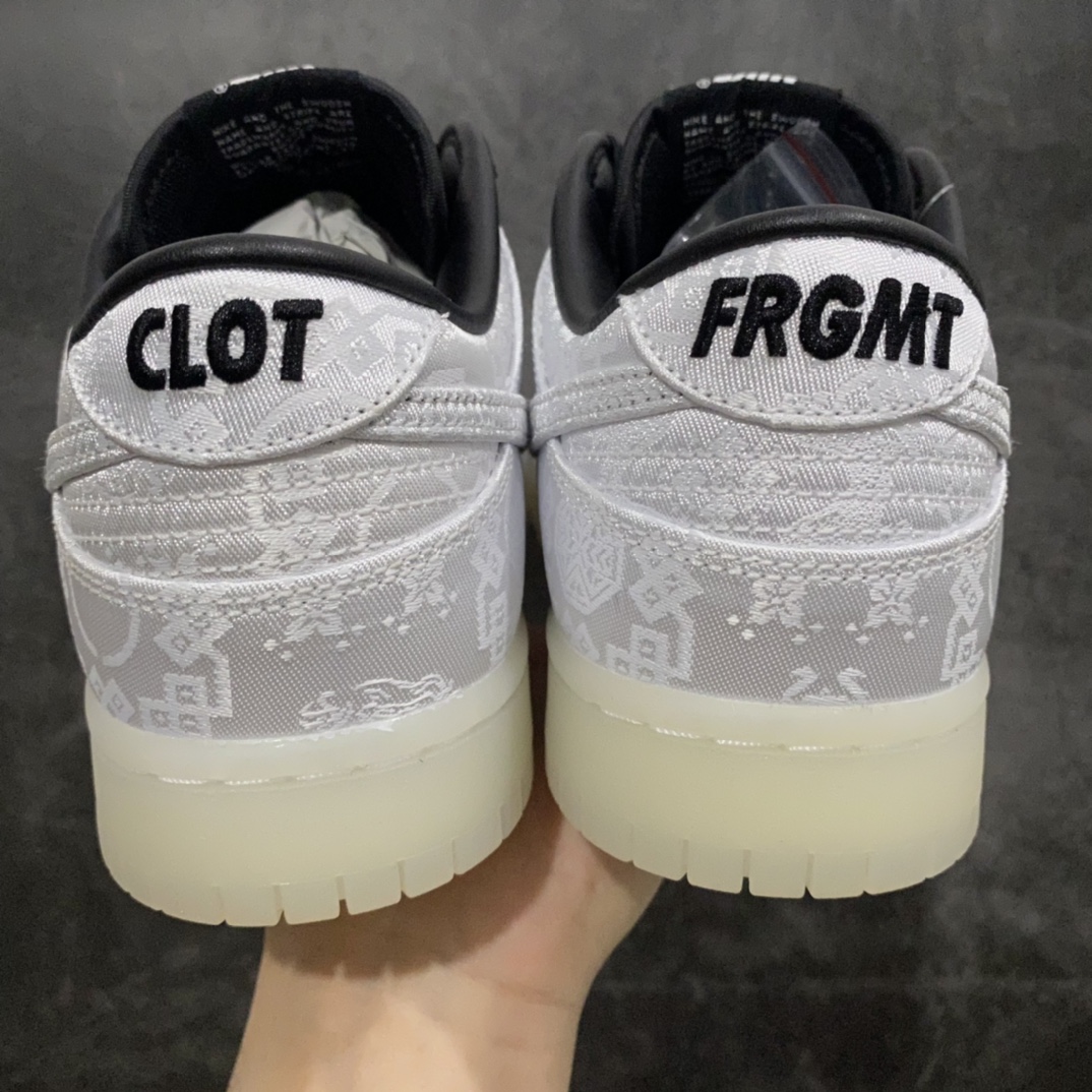 图片[4]-【M版纯原】Fragment Design × CLOT x Nike Dunk Low 耐克 低帮 白丝绸三方联名 藤原浩  FN0315-110nn市售顶流版本 优于市场其他代号纯原n鞋型非常完美反口皮料平滑自然无任何褶皱n进口反光丝绸鞋面 双层可撕 内里图案同步原鞋n整个鞋子及配件能用原厂的地方 全都是原厂材料n高端高价零售首选版本💪🏻nSize: 36-47.5-莆田鞋批发中心