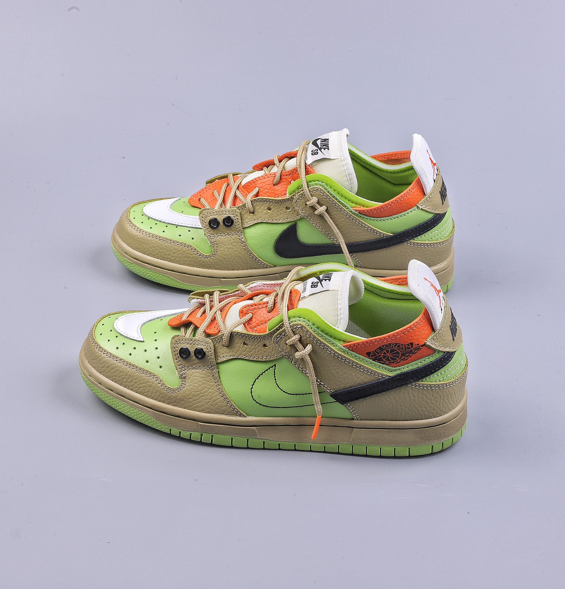 NIKE Dunk SB low teamed up with EJDER to create Nike Dunk SB Paris Fashion Week show BQ6817-069