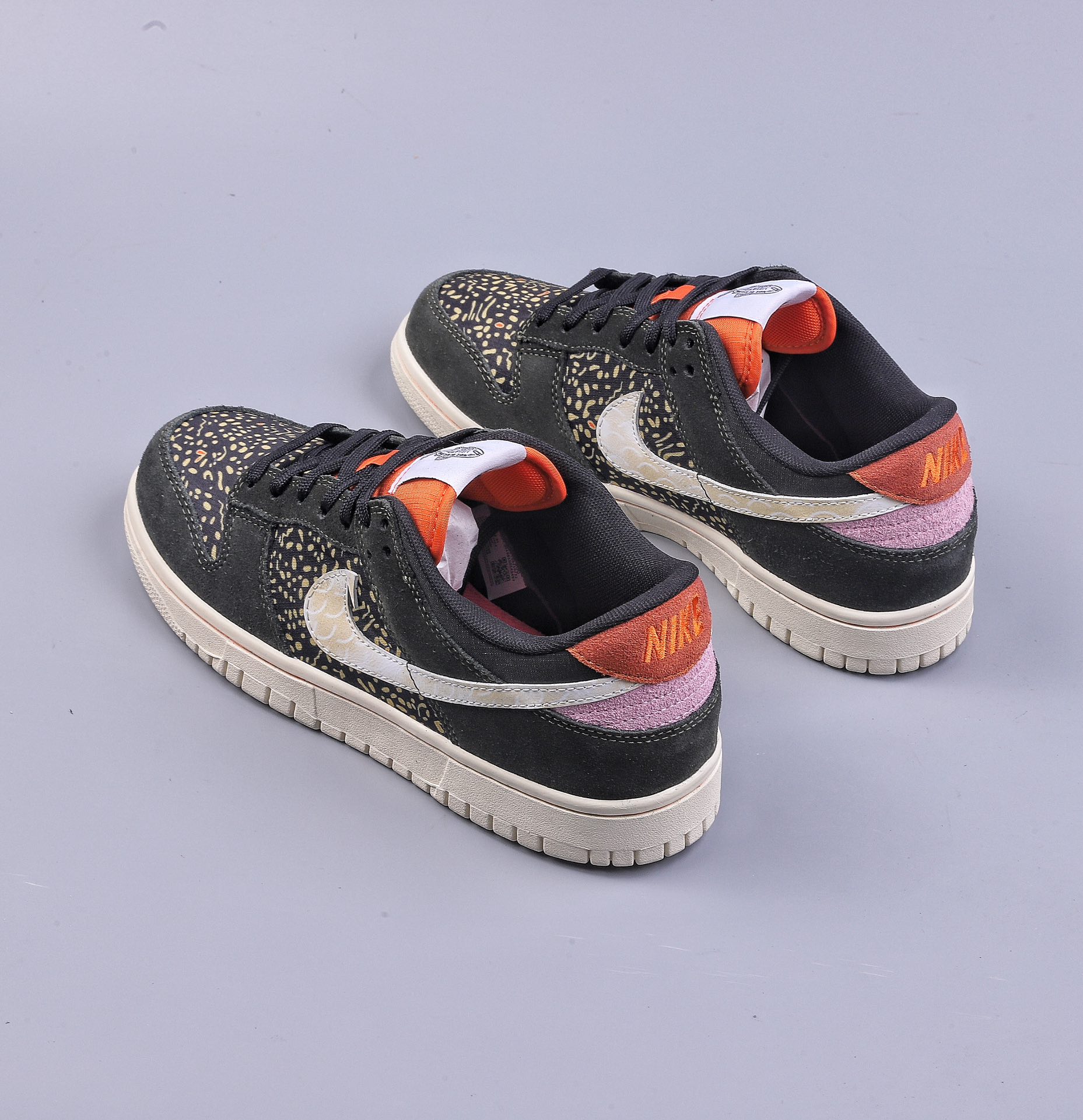 NIKE SB Dunk Low Flannel stitching FN7523-300