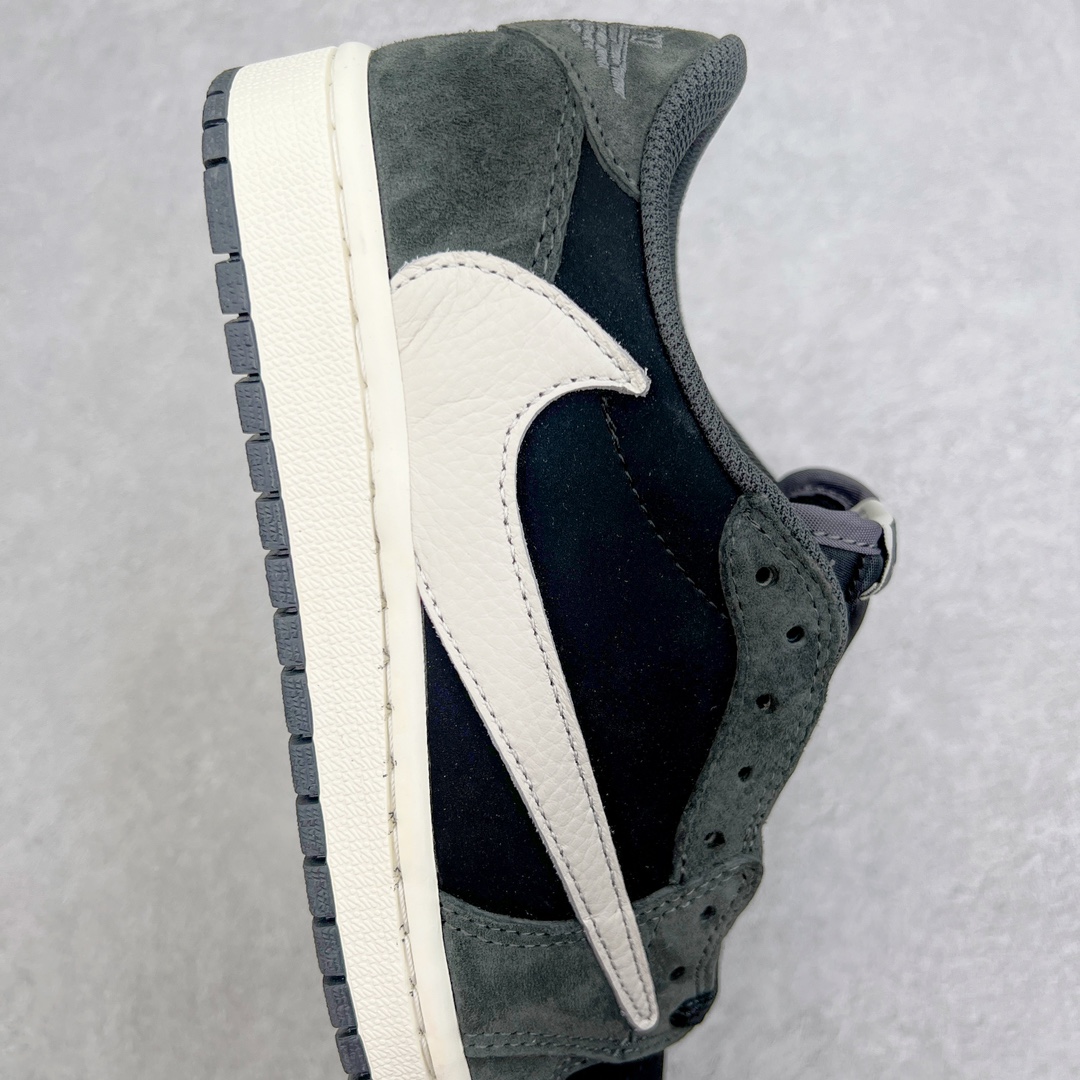 图片[6]-＃KZ神版莞产 Travis Scott x Air Jordan AJ1 Low OG SP TS联名深灰倒钩低帮 DM7866-001 全系列配色 外贸特供批次 新配色不断更新开发 市场中端王者 全套原纸板楦头开发 确保原汁原味 完美呈现一代版型 一比一鞋头弧度高度鞋身弧度 此版本只针对中端市场 细节品控鞋型随意秒杀市面同价位 鞋型完美 不臃肿别扭 头层皮料加持 用料绝不含糊 进口玻璃冲刀皮料裁剪零毛边 电脑针车工艺 超高鞋面清洁度 最高QC检验标准 控制溢胶瑕疵 原盒原配 飞翼3D高频深度立体 工艺方面大到整体鞋型 漏斗收腰 底线拉帮 LOGO立体程度 小到针眼排布 载片对称 冲孔效果 鞋标规范 鞋垫背胶等等 无一不是口碑收割 每双都是一个回头客 尺码：36 36.5 37.5 38 38.5 39 40 40.5 41 42 42.5 43 44 44.5 45 46 47.5-选品中心
