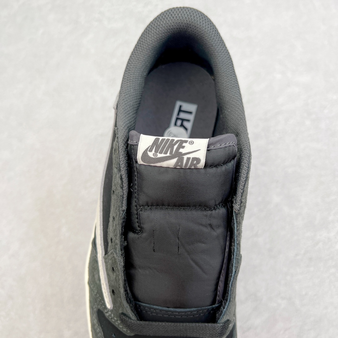 图片[5]-＃KZ神版莞产 Travis Scott x Air Jordan AJ1 Low OG SP TS联名深灰倒钩低帮 DM7866-001 全系列配色 外贸特供批次 新配色不断更新开发 市场中端王者 全套原纸板楦头开发 确保原汁原味 完美呈现一代版型 一比一鞋头弧度高度鞋身弧度 此版本只针对中端市场 细节品控鞋型随意秒杀市面同价位 鞋型完美 不臃肿别扭 头层皮料加持 用料绝不含糊 进口玻璃冲刀皮料裁剪零毛边 电脑针车工艺 超高鞋面清洁度 最高QC检验标准 控制溢胶瑕疵 原盒原配 飞翼3D高频深度立体 工艺方面大到整体鞋型 漏斗收腰 底线拉帮 LOGO立体程度 小到针眼排布 载片对称 冲孔效果 鞋标规范 鞋垫背胶等等 无一不是口碑收割 每双都是一个回头客 尺码：36 36.5 37.5 38 38.5 39 40 40.5 41 42 42.5 43 44 44.5 45 46 47.5-选品中心