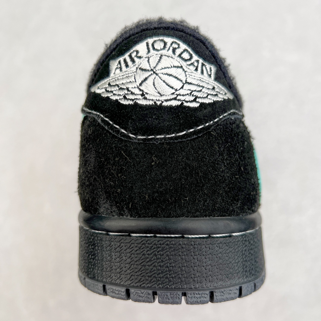 图片[8]-＃KZ神版莞产 Travis Scott x Air Jordan AJ1 Low OG TS联名黑蒂芙尼绿倒钩低帮 DM7866-401 全系列配色 外贸特供批次 新配色不断更新开发 市场中端王者 全套原纸板楦头开发 确保原汁原味 完美呈现一代版型 一比一鞋头弧度高度鞋身弧度 此版本只针对中端市场 细节品控鞋型随意秒杀市面同价位 鞋型完美 不臃肿别扭 头层皮料加持 用料绝不含糊 进口玻璃冲刀皮料裁剪零毛边 电脑针车工艺 超高鞋面清洁度 最高QC检验标准 控制溢胶瑕疵 原盒原配 飞翼3D高频深度立体 工艺方面大到整体鞋型 漏斗收腰 底线拉帮 LOGO立体程度 小到针眼排布 载片对称 冲孔效果 鞋标规范 鞋垫背胶等等 无一不是口碑收割 每双都是一个回头客 尺码：36 36.5 37.5 38 38.5 39 40 40.5 41 42 42.5 43 44 44.5 45 46 47.5-选品中心