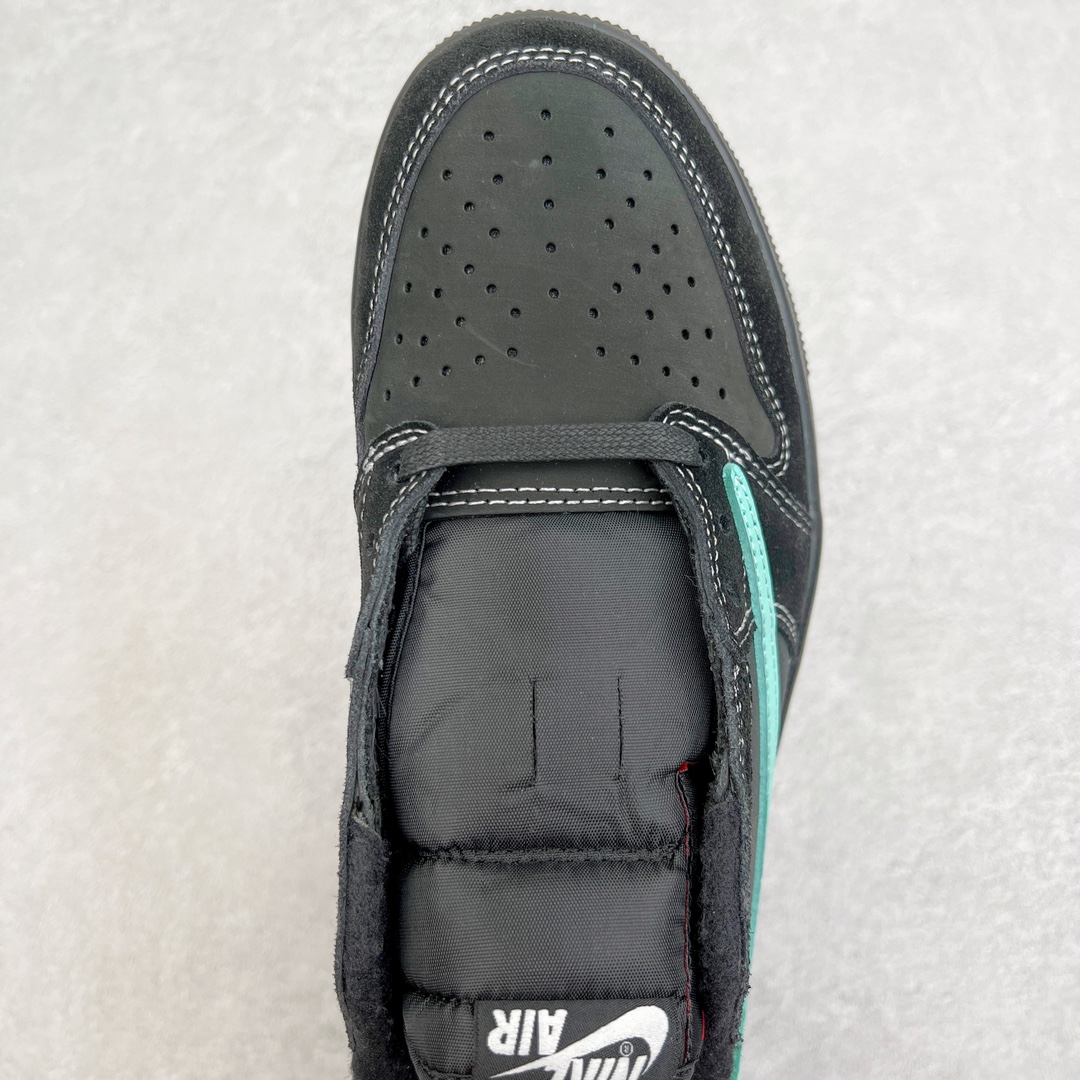 图片[4]-＃KZ神版莞产 Travis Scott x Air Jordan AJ1 Low OG TS联名黑蒂芙尼绿倒钩低帮 DM7866-401 全系列配色 外贸特供批次 新配色不断更新开发 市场中端王者 全套原纸板楦头开发 确保原汁原味 完美呈现一代版型 一比一鞋头弧度高度鞋身弧度 此版本只针对中端市场 细节品控鞋型随意秒杀市面同价位 鞋型完美 不臃肿别扭 头层皮料加持 用料绝不含糊 进口玻璃冲刀皮料裁剪零毛边 电脑针车工艺 超高鞋面清洁度 最高QC检验标准 控制溢胶瑕疵 原盒原配 飞翼3D高频深度立体 工艺方面大到整体鞋型 漏斗收腰 底线拉帮 LOGO立体程度 小到针眼排布 载片对称 冲孔效果 鞋标规范 鞋垫背胶等等 无一不是口碑收割 每双都是一个回头客 尺码：36 36.5 37.5 38 38.5 39 40 40.5 41 42 42.5 43 44 44.5 45 46 47.5-选品中心