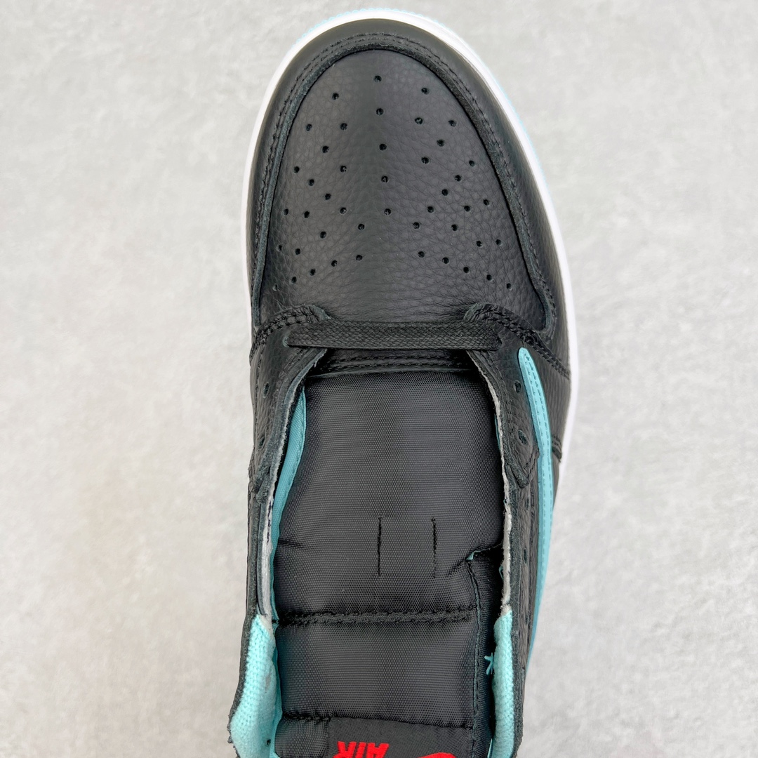 图片[4]-＃KZ神版莞产 Travis Scott x Air Jordan AJ1 Low OG TS联名黑白蒂芙尼绿倒钩低帮 DM7866-701 全系列配色 外贸特供批次 新配色不断更新开发 市场中端王者 全套原纸板楦头开发 确保原汁原味 完美呈现一代版型 一比一鞋头弧度高度鞋身弧度 此版本只针对中端市场 细节品控鞋型随意秒杀市面同价位 鞋型完美 不臃肿别扭 头层皮料加持 用料绝不含糊 进口玻璃冲刀皮料裁剪零毛边 电脑针车工艺 超高鞋面清洁度 最高QC检验标准 控制溢胶瑕疵 原盒原配 飞翼3D高频深度立体 工艺方面大到整体鞋型 漏斗收腰 底线拉帮 LOGO立体程度 小到针眼排布 载片对称 冲孔效果 鞋标规范 鞋垫背胶等等 无一不是口碑收割 每双都是一个回头客 尺码：36 36.5 37.5 38 38.5 39 40 40.5 41 42 42.5 43 44 44.5 45 46 47.5-选品中心