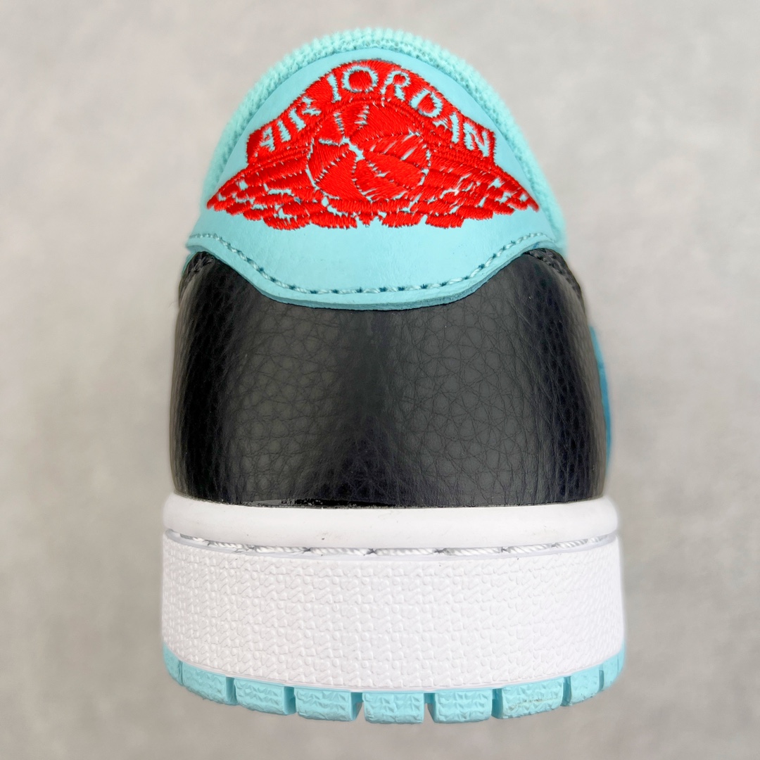 图片[8]-＃KZ神版莞产 Travis Scott x Air Jordan AJ1 Low OG TS联名黑白蒂芙尼绿倒钩低帮 DM7866-701 全系列配色 外贸特供批次 新配色不断更新开发 市场中端王者 全套原纸板楦头开发 确保原汁原味 完美呈现一代版型 一比一鞋头弧度高度鞋身弧度 此版本只针对中端市场 细节品控鞋型随意秒杀市面同价位 鞋型完美 不臃肿别扭 头层皮料加持 用料绝不含糊 进口玻璃冲刀皮料裁剪零毛边 电脑针车工艺 超高鞋面清洁度 最高QC检验标准 控制溢胶瑕疵 原盒原配 飞翼3D高频深度立体 工艺方面大到整体鞋型 漏斗收腰 底线拉帮 LOGO立体程度 小到针眼排布 载片对称 冲孔效果 鞋标规范 鞋垫背胶等等 无一不是口碑收割 每双都是一个回头客 尺码：36 36.5 37.5 38 38.5 39 40 40.5 41 42 42.5 43 44 44.5 45 46 47.5-选品中心