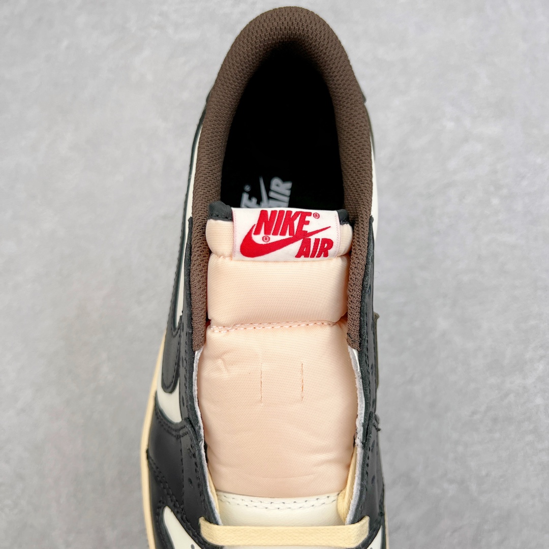 图片[5]-＃KZ神版莞产 Air Jordan AJ1 Low OG 低帮 摩卡小倒钩 CQ4277-105 外贸特供批次 新配色不断更新开发 市场中端王者 全套原纸板楦头开发 确保原汁原味 完美呈现一代版型 一比一鞋头弧度高度鞋身弧度 此版本只针对中端市场 细节品控鞋型随意秒杀市面同价位 鞋型完美 不臃肿别扭 头层皮料加持 用料绝不含糊 进口玻璃冲刀皮料裁剪零毛边 电脑针车工艺 超高鞋面清洁度 最高QC检验标准 控制溢胶瑕疵 原盒原配 飞翼3D高频深度立体 工艺方面大到整体鞋型 漏斗收腰 底线拉帮 LOGO立体程度 小到针眼排布 载片对称 冲孔效果 鞋标规范 鞋垫背胶等等 无一不是口碑收割 每双都是一个回头客 尺码：36 36.5 37.5 38 38.5 39 40 40.5 41 42 42.5 43 44 44.5 45 46 47.5-选品中心