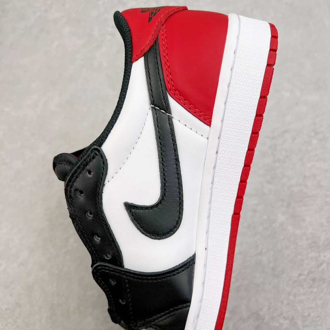图片[7]-＃KZ神版莞产 Air Jordan AJ1 Low OG 低帮 黑脚趾 CZ0790-106 外贸特供批次 新配色不断更新开发 市场中端王者 全套原纸板楦头开发 确保原汁原味 完美呈现一代版型 一比一鞋头弧度高度鞋身弧度 此版本只针对中端市场 细节品控鞋型随意秒杀市面同价位 鞋型完美 不臃肿别扭 头层皮料加持 用料绝不含糊 进口玻璃冲刀皮料裁剪零毛边 电脑针车工艺 超高鞋面清洁度 最高QC检验标准 控制溢胶瑕疵 原盒原配 飞翼3D高频深度立体 工艺方面大到整体鞋型 漏斗收腰 底线拉帮 LOGO立体程度 小到针眼排布 载片对称 冲孔效果 鞋标规范 鞋垫背胶等等 无一不是口碑收割 每双都是一个回头客 尺码：36 36.5 37.5 38 38.5 39 40 40.5 41 42 42.5 43 44 44.5 45 46 47.5-选品中心