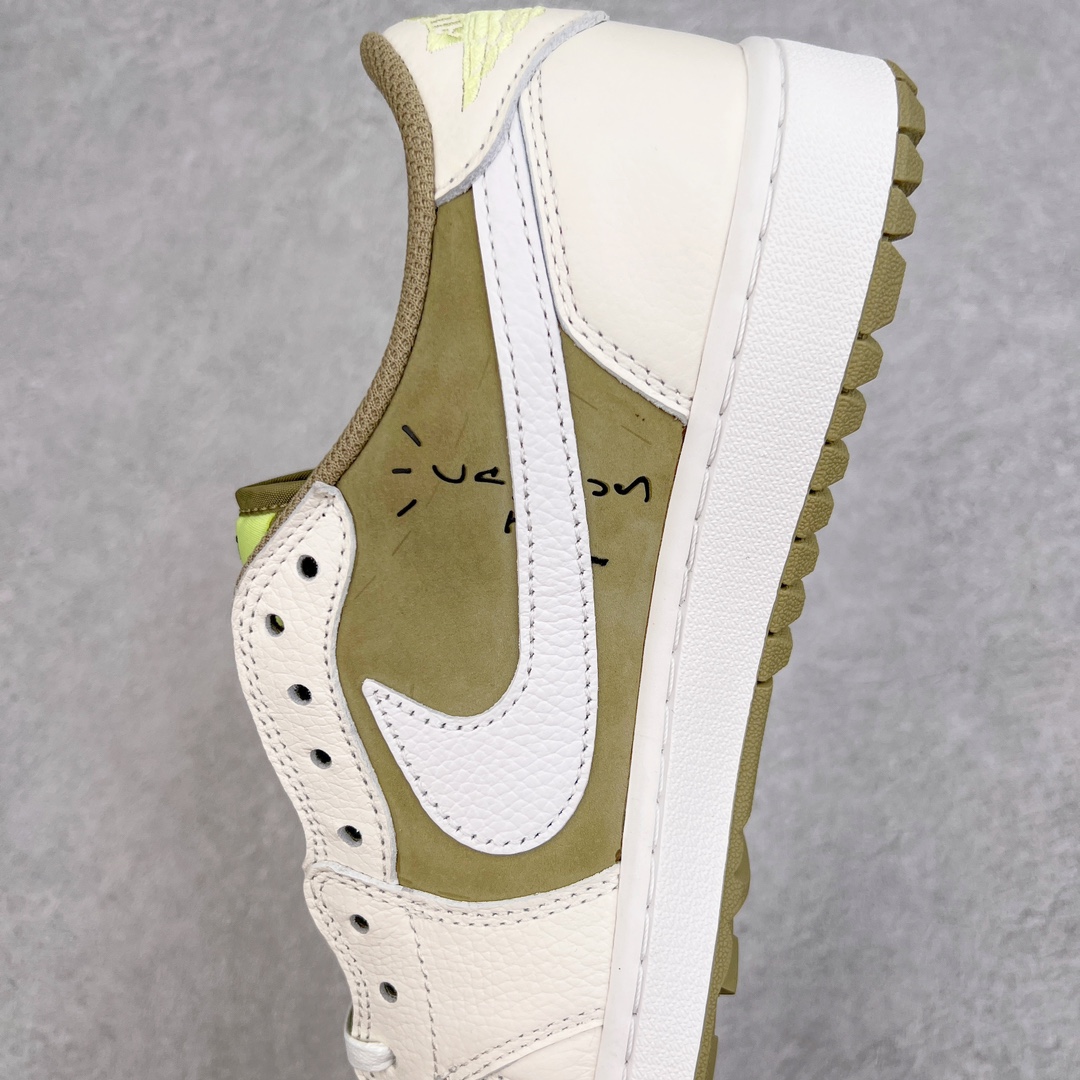 图片[7]-＃KZ神版莞产 Travis Scott x Air Jordan AJ1 Low Golf \\\”Olive\\\” TS联名倒钩高尔夫低帮6.0 FZ3124-200 配色方面也基本照搬了倒钩3.0配色 以橄榄绿色为底 搭配米白色框架呈现 标志性的反钩Swoosh则以黑色点缀 材质方面以麂皮与皮革拼接设计 鞋舌标签部分则以柠檬黄色点缀 GOLF字样和飞人Logo也表明鞋款身份 内侧TS标志性的Cactus Jack厂牌元素依然保留 不过同样以改为了黑色 后跟处的飞翼刺绣也采用黄色缝线打造 最大的变化就是外底部分采用了特殊的Golf纹路 相比于普通的AJ1更加防滑 鞋垫上也带有飞翼、鬼脸、Travis Scott等双方合作的标志性元素 尺码：36 36.5 37.5 38 38.5 39 40 40.5 41 42 42.5 43 44 44.5 45 46 47.5-选品中心