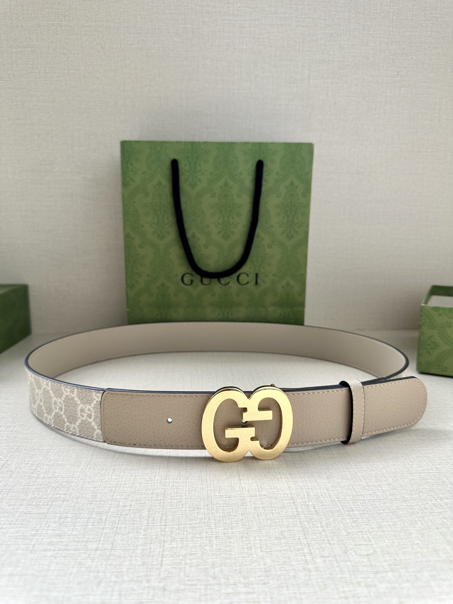 宽度4.0GUCCI历史细节和现代元