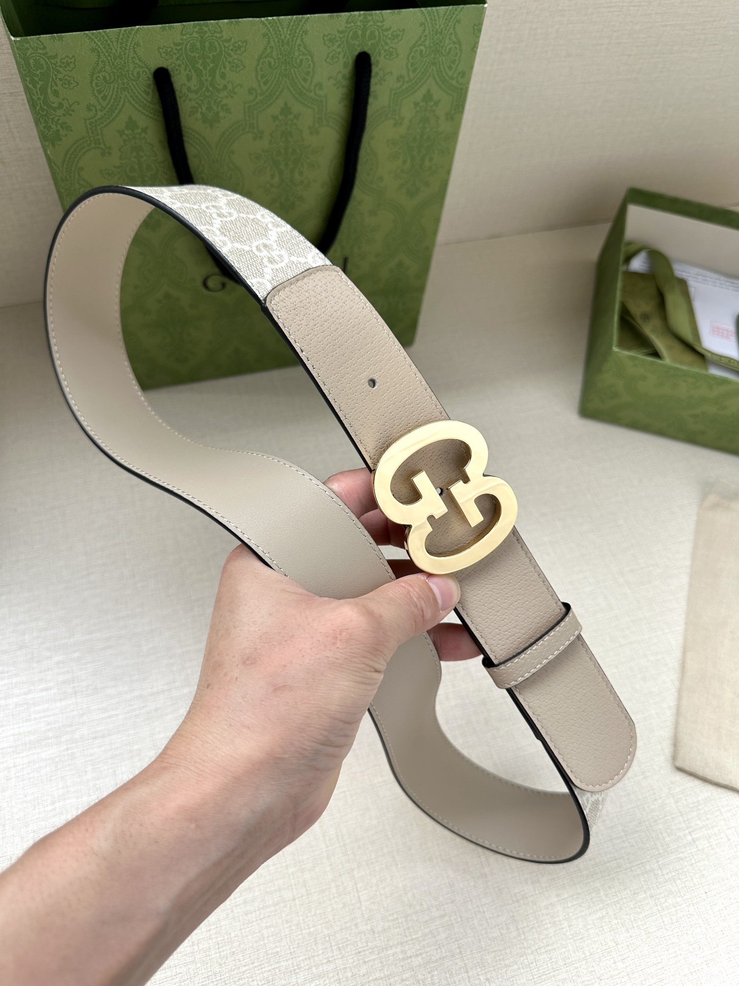宽度4.0GUCCI历史细节和现代元