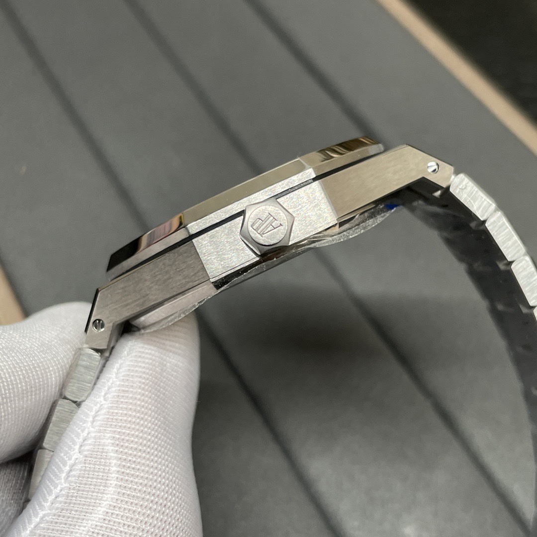 Audemars Piguet A系列 “钢带之王”蓝面