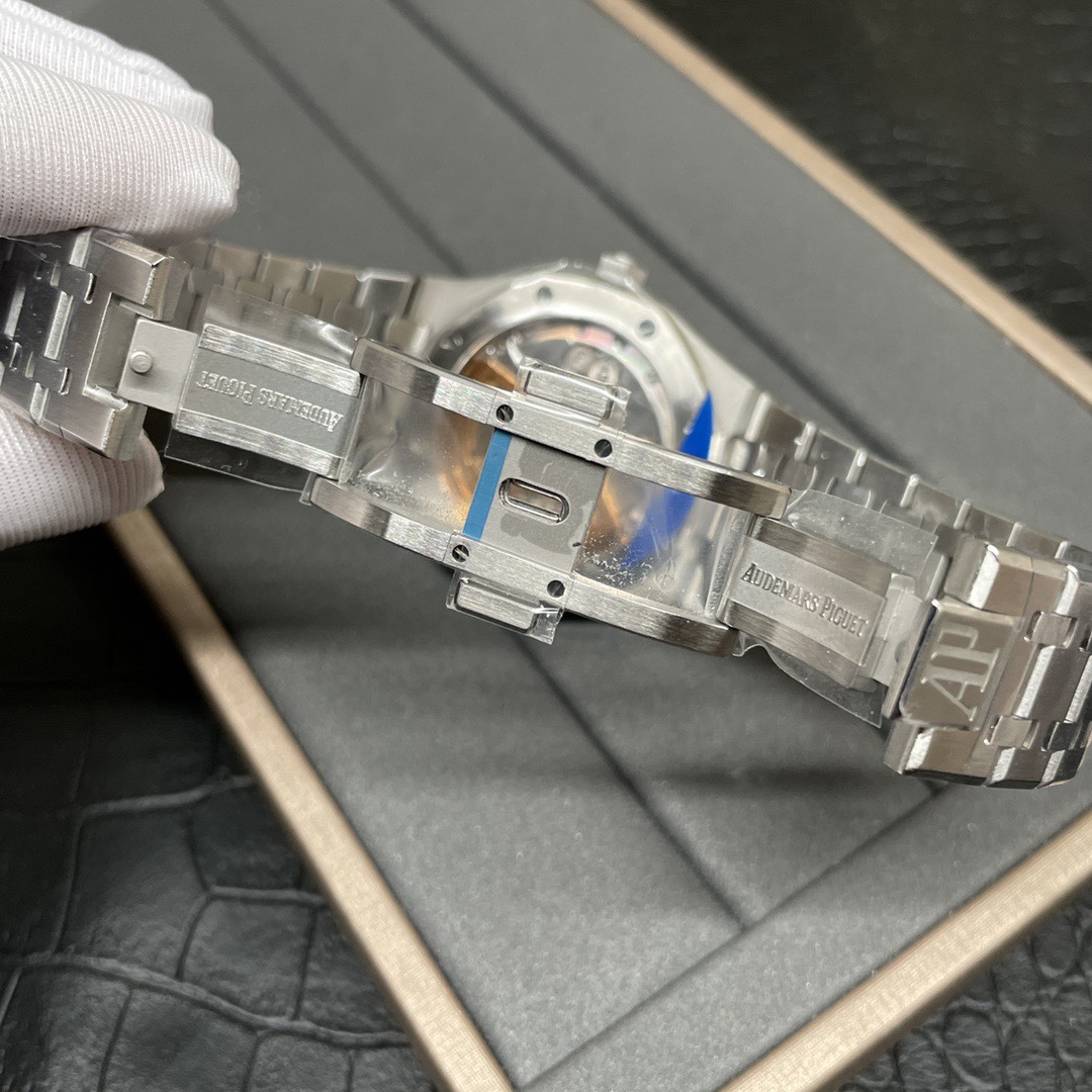 Audemars Piguet A系列 “钢带之王”蓝面
