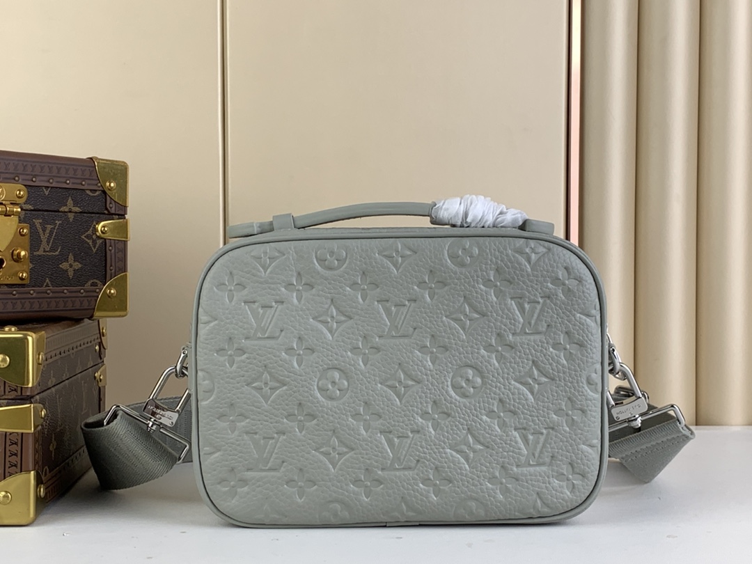Louis Vuitton LV S-LOCK24 new product launch messenger bag is officially on sale in M23152, gray green grained Taurillon leather with embossed LV