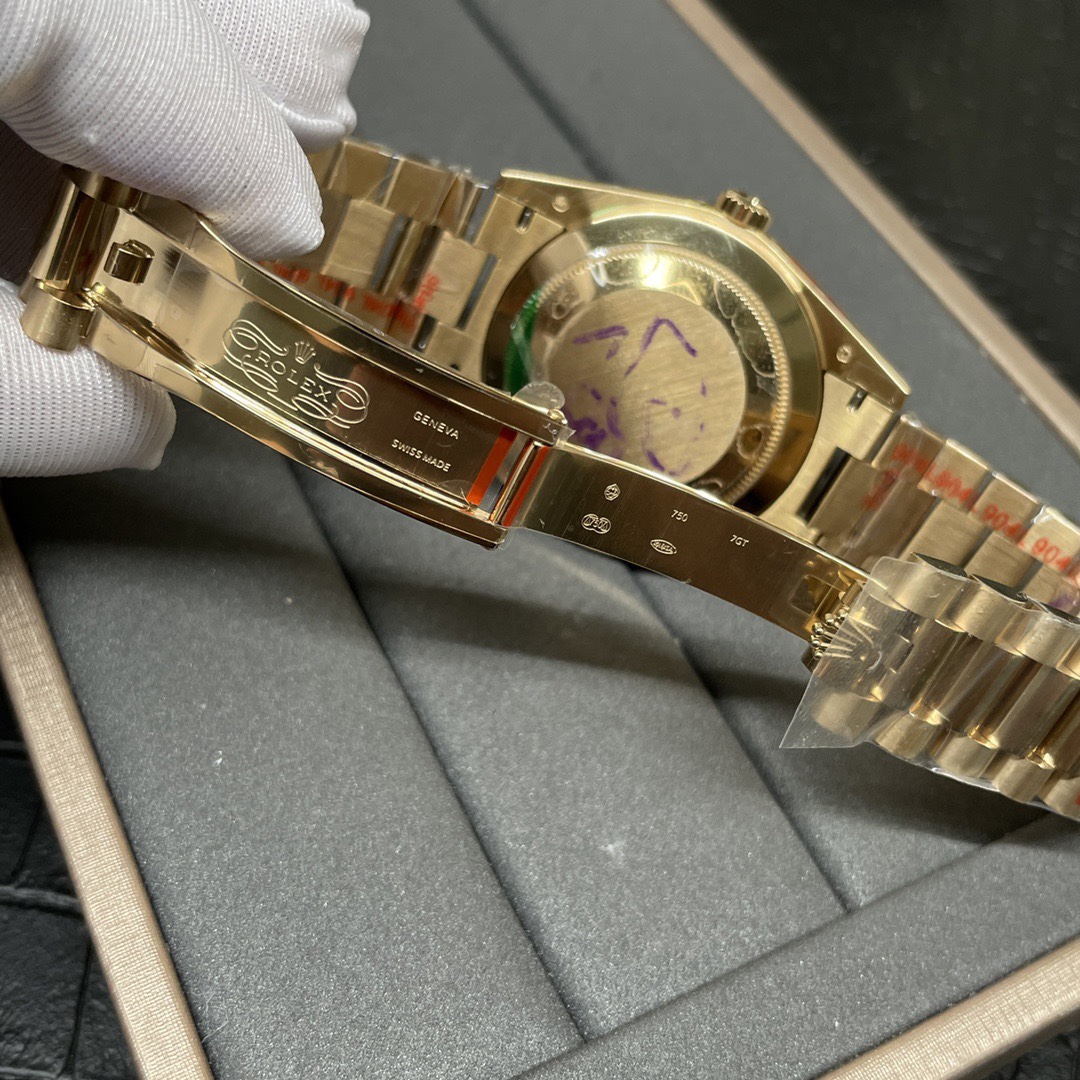Rolex 日志双历 黄金 “黑冰糖”