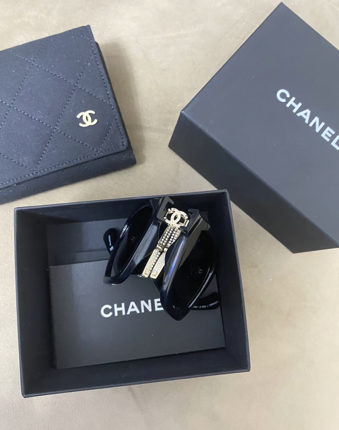  Chane*
Foldable sunglasses 
CH6055
Size54口19-145

不