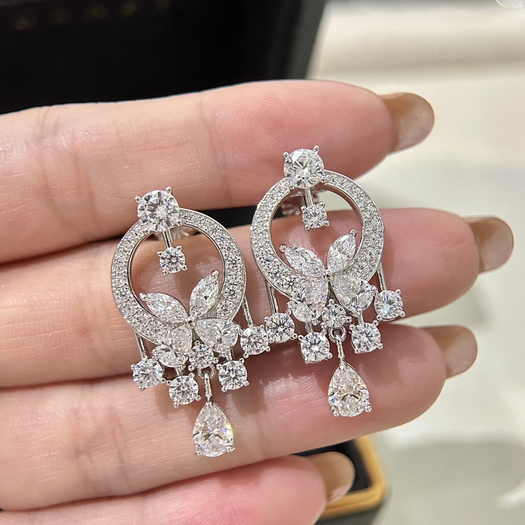Ralph Lauren 奢侈格拉夫 顶尖的钻石珠宝品牌 奢侈 方钻 花园 蝴蝶 耳环 最高端 最爱的方钻 栩栩如生