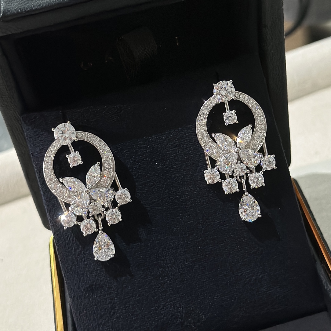 Ralph Lauren 奢侈格拉夫 顶尖的钻石珠宝品牌 奢侈 方钻 花园 蝴蝶 耳环 最高端 最爱的方钻 栩栩如生