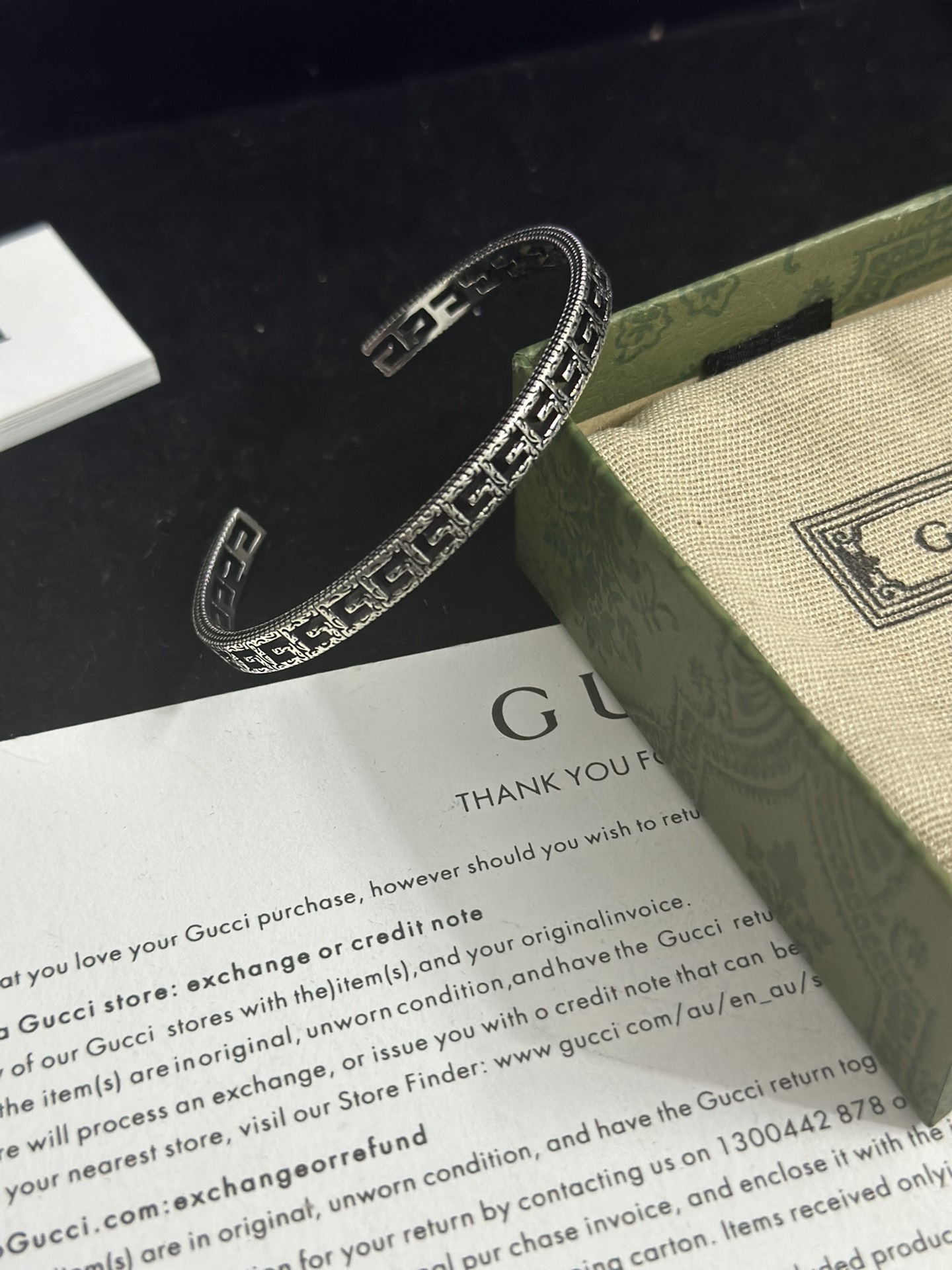 Two hundred and sixty cents of the counter. It’s a direct sale. The Guuc bracelet - 图片 2
