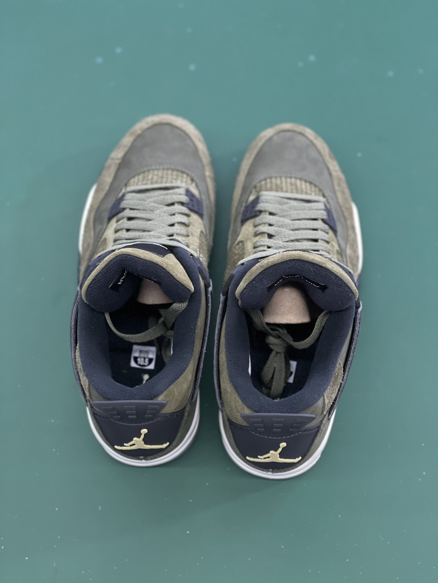 Air Jordan 4 Retro 乔丹四代 复刻军绿 纯原大厂出品 Air Jordan AJ4 Retro 原楦原纸板 原厂材料开发 细节把控到位 主供外贸客户 打造完美鞋型 纸板中底 钢印 完美版型 公司货既视感 皮料自行品鉴 最…
