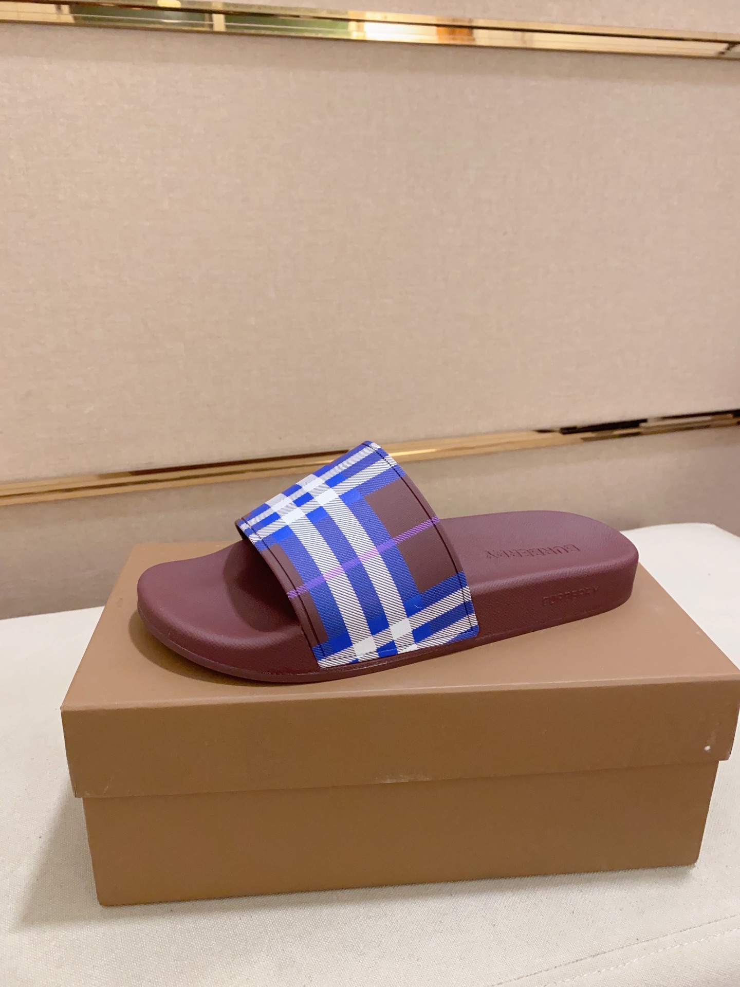 Factory Precio: [Burberry (Burberry) zapatillas] zapatos de los hombres de gama alta de la marca ofi