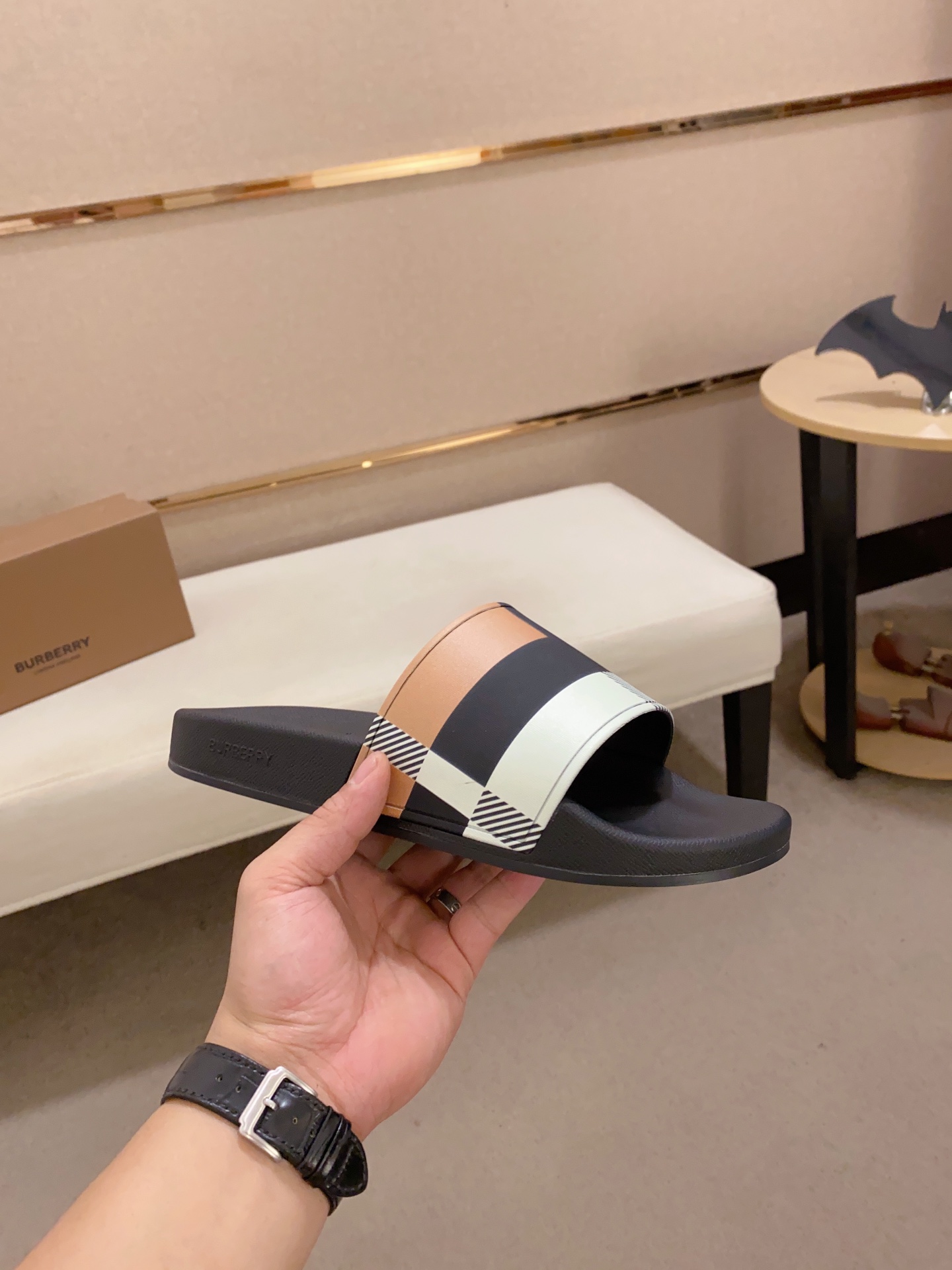 Factory Precio: [Burberry (Burberry) zapatillas] zapatos de los hombres de gama alta de la marca ofi