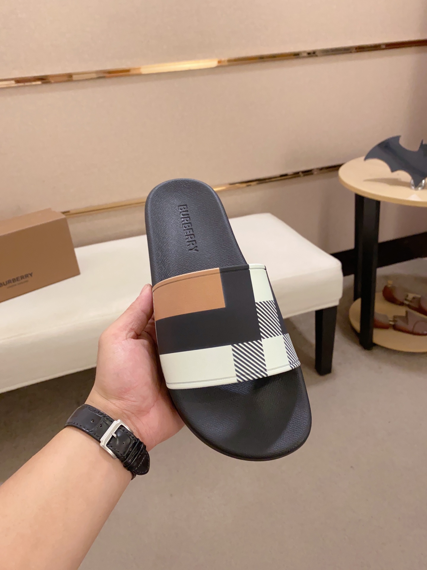 Factory Precio: [Burberry (Burberry) zapatillas] zapatos de los hombres de gama alta de la marca ofi