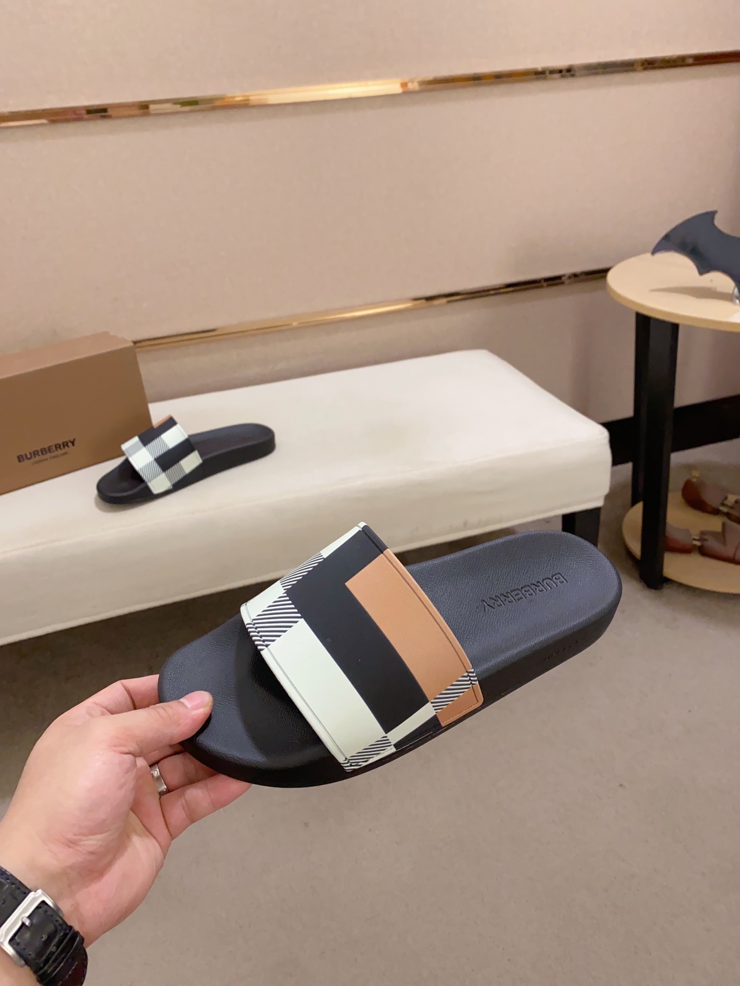 Factory Precio: [Burberry (Burberry) zapatillas] zapatos de los hombres de gama alta de la marca ofi
