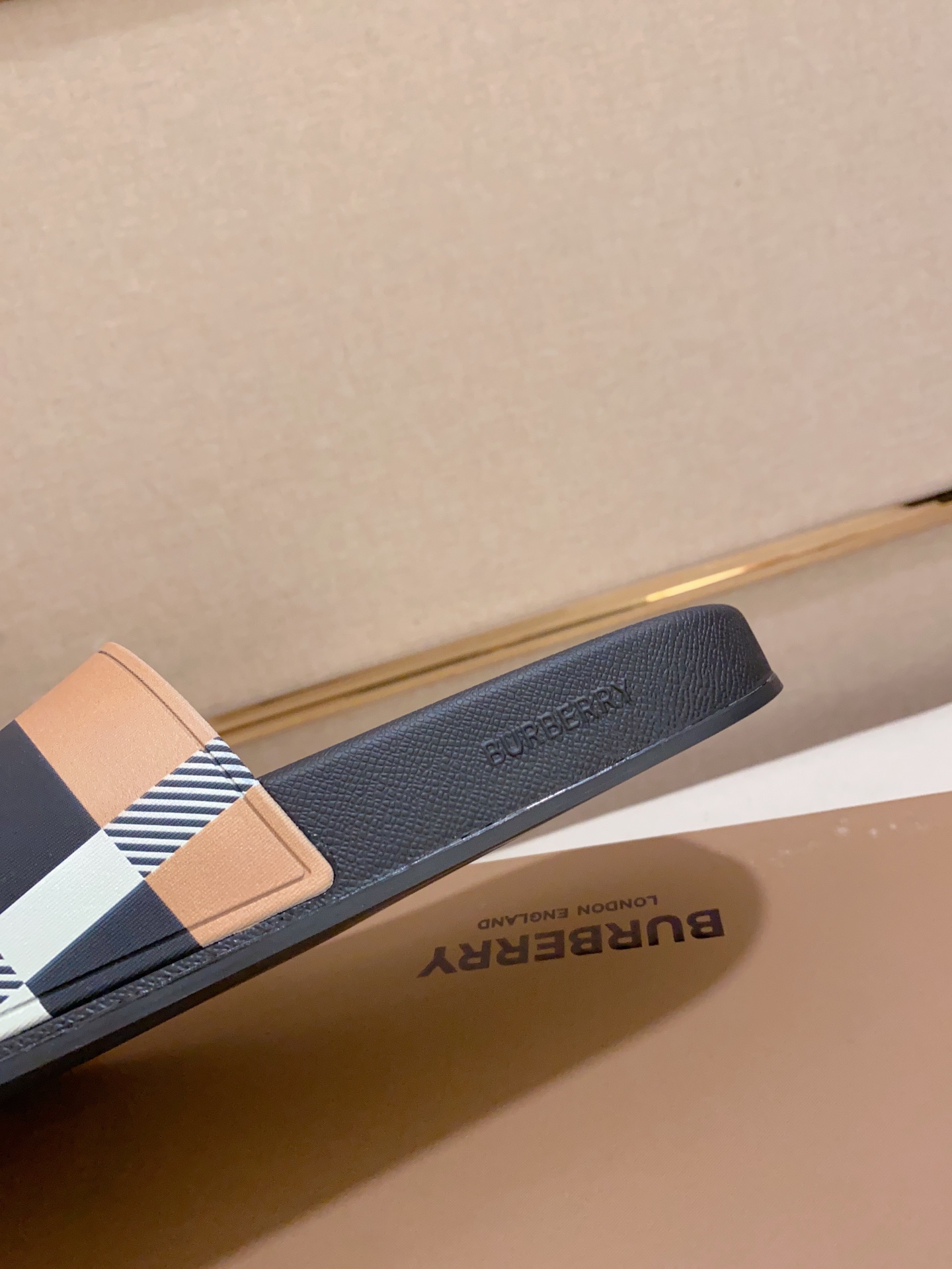 Factory Precio: [Burberry (Burberry) zapatillas] zapatos de los hombres de gama alta de la marca ofi