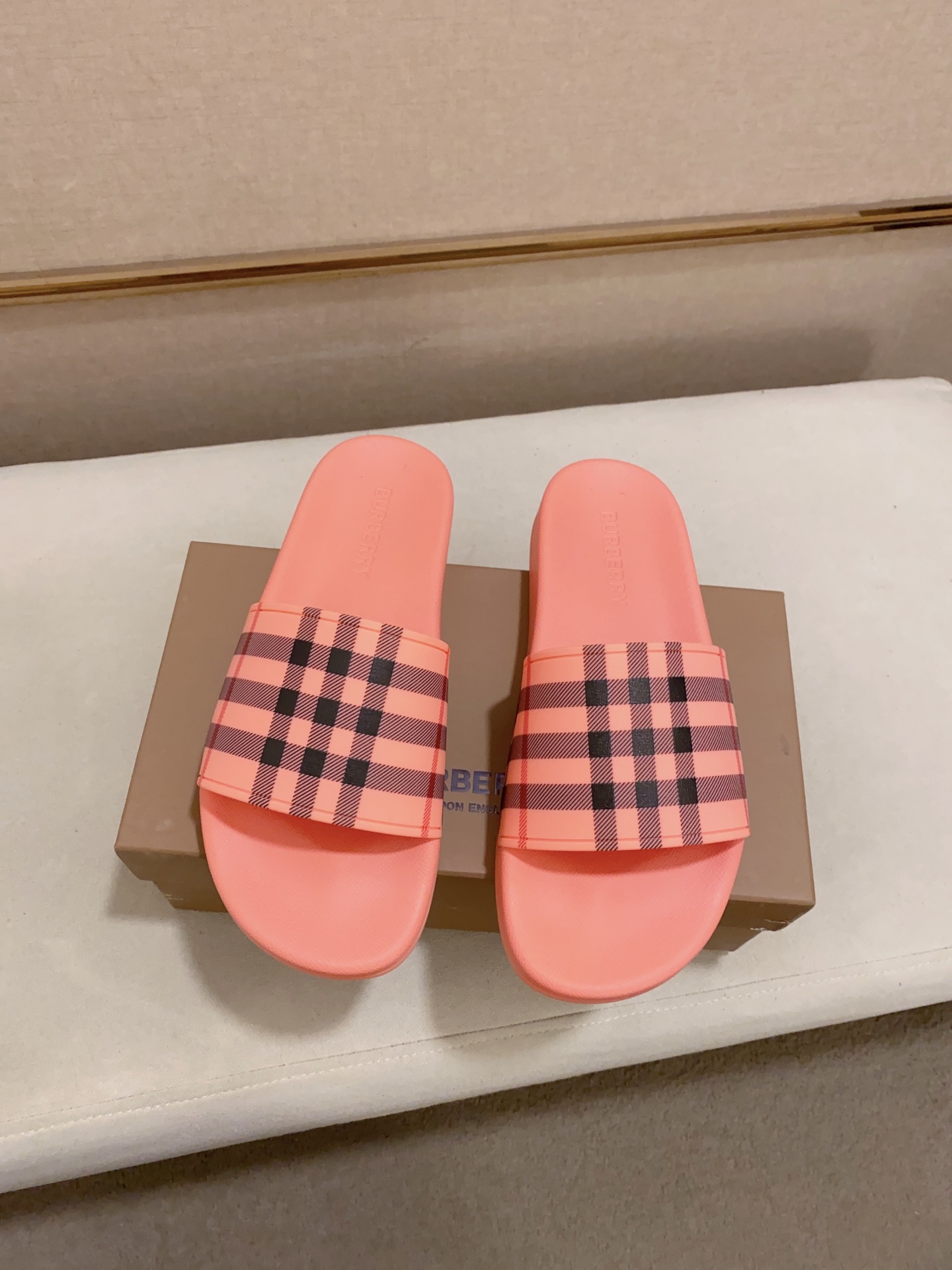 Factory Precio: [Burberry (Burberry) zapatillas] zapatos de los hombres de gama alta de la marca ofi