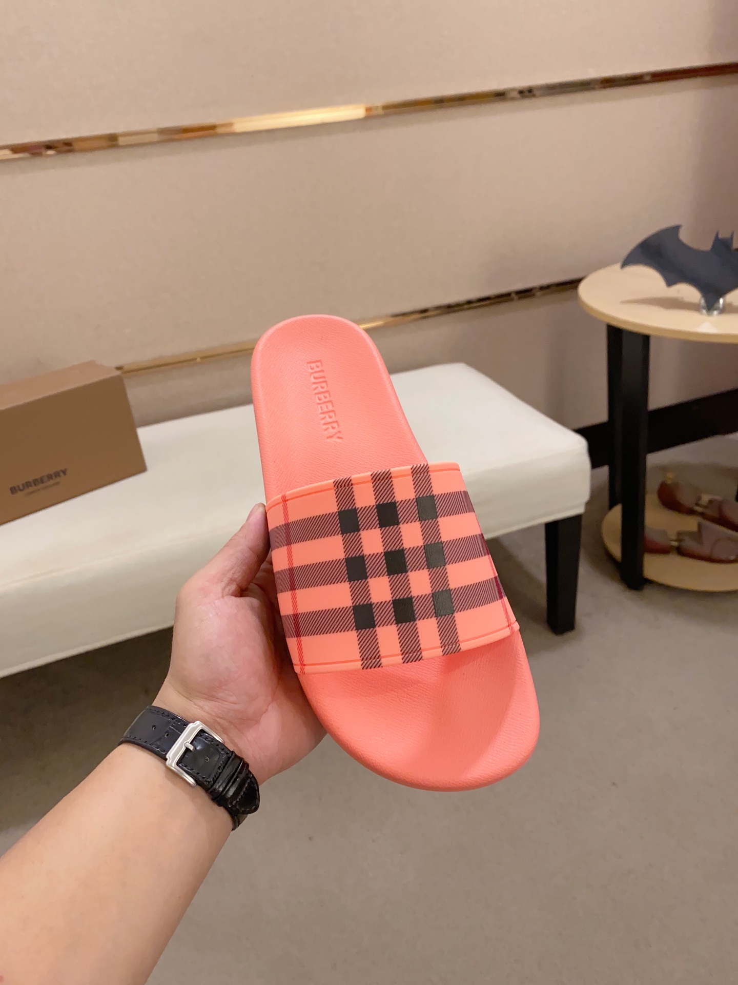 Factory Precio: [Burberry (Burberry) zapatillas] zapatos de los hombres de gama alta de la marca ofi