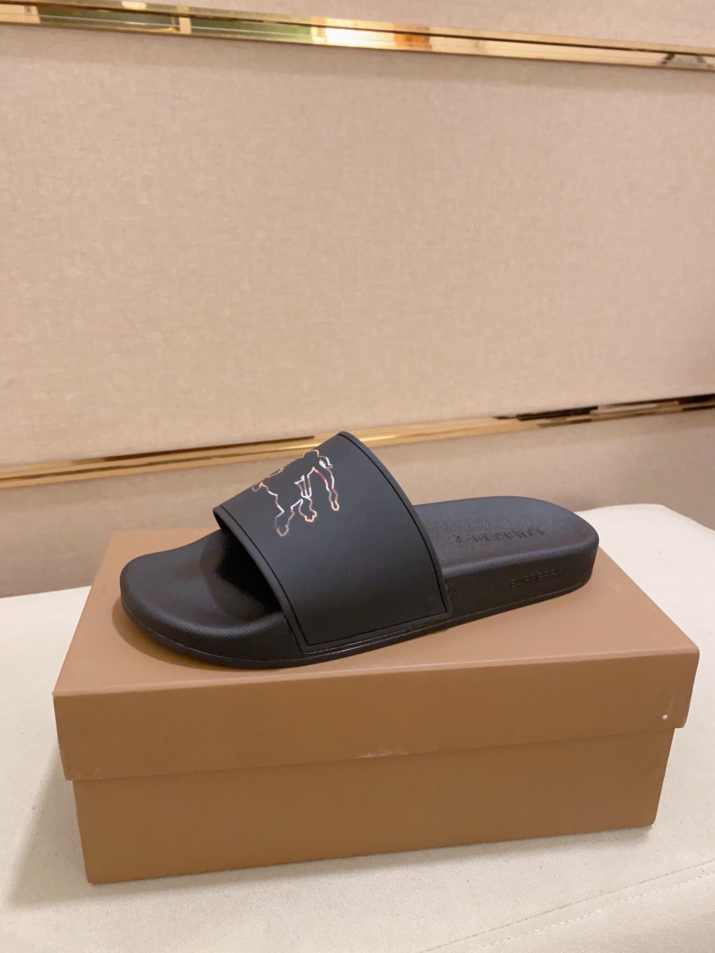 Factory Precio: [Burberry (Burberry) zapatillas] zapatos de los hombres de gama alta de la marca ofi