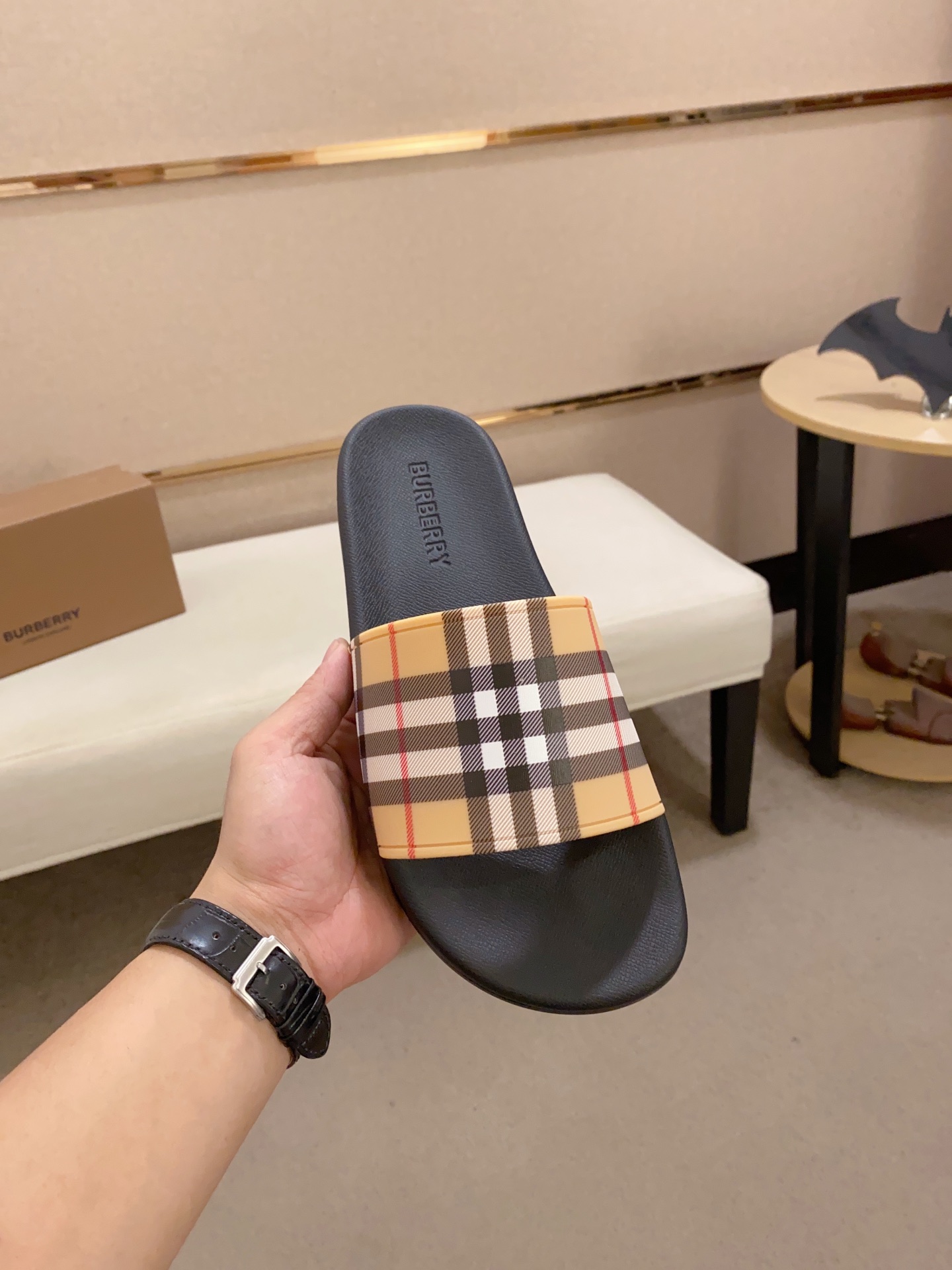 Factory Precio: [Burberry (Burberry) zapatillas] zapatos de los hombres de gama alta de la marca ofi