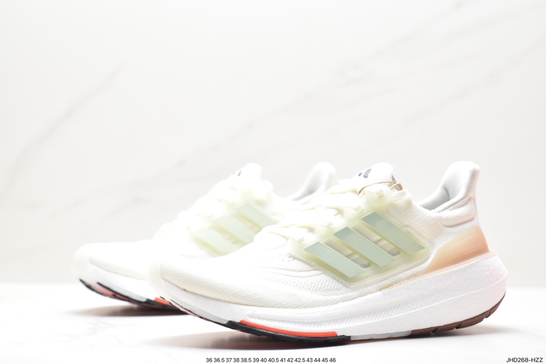 190 Adidas ULTRABOOST LIGHT轻弹系列低帮袜套式针织透气缓震休闲运动慢跑鞋 HQ6348