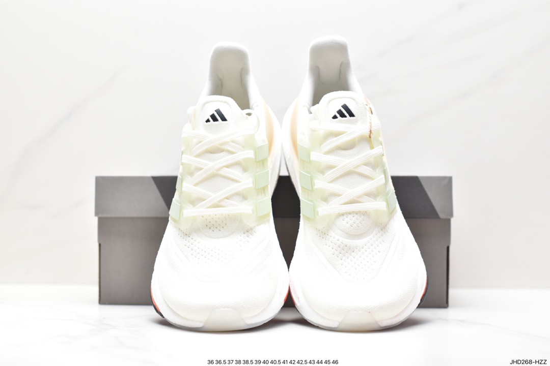 190 Adidas ULTRABOOST LIGHT轻弹系列低帮袜套式针织透气缓震休闲运动慢跑鞋 HQ6348