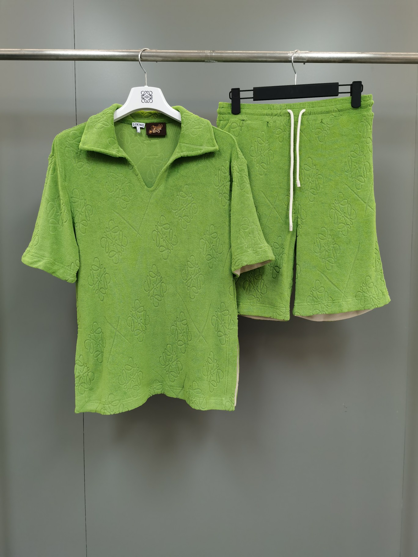Styles & Where to Buy
 Louis Vuitton Clothing Polo Green Cotton Cowhide Spring/Summer Collection