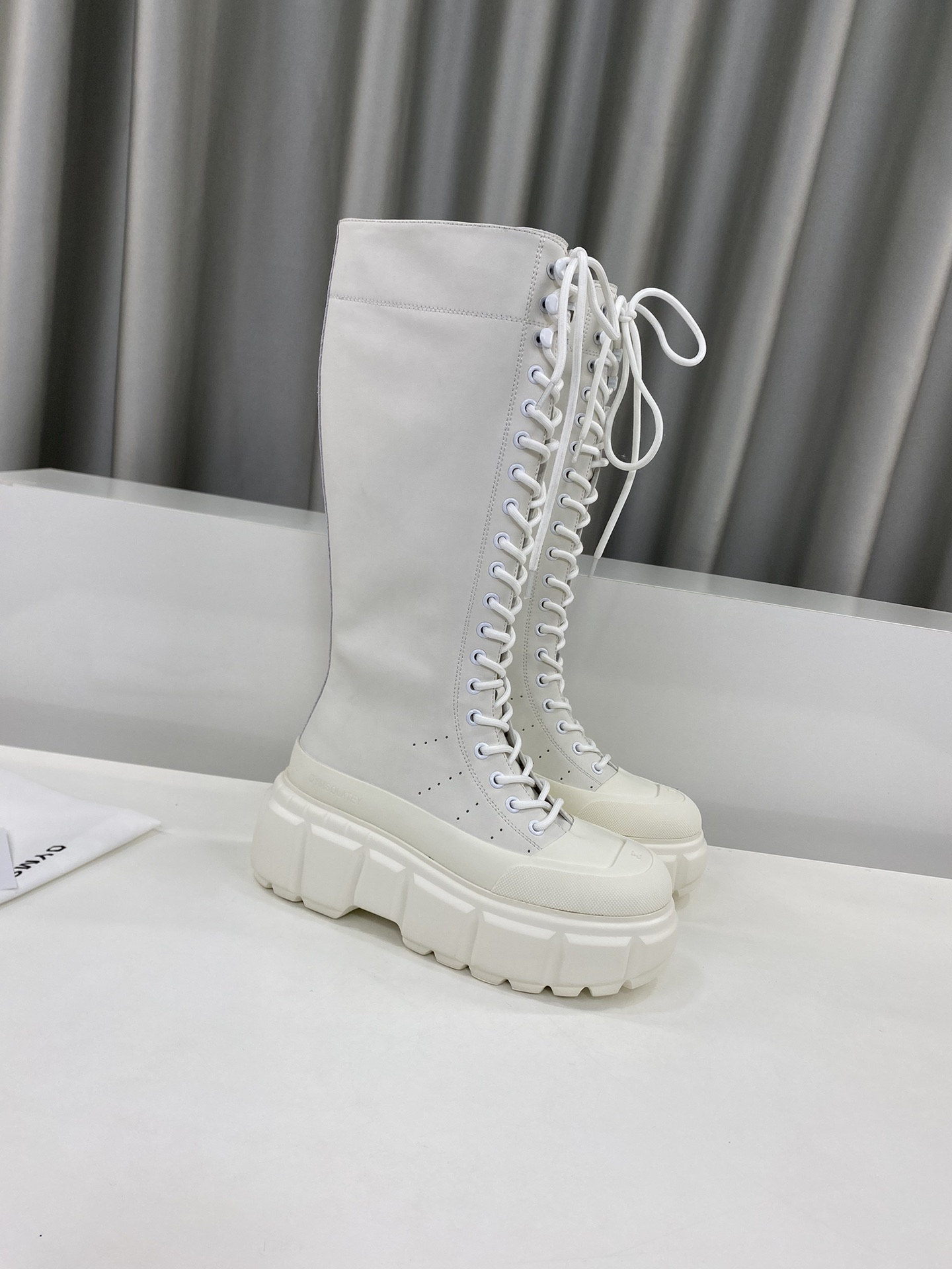 Dymonlatriy’s Latest British Wind: High Beauty and Unique Fashion for Autumn Shoes - 图片 2