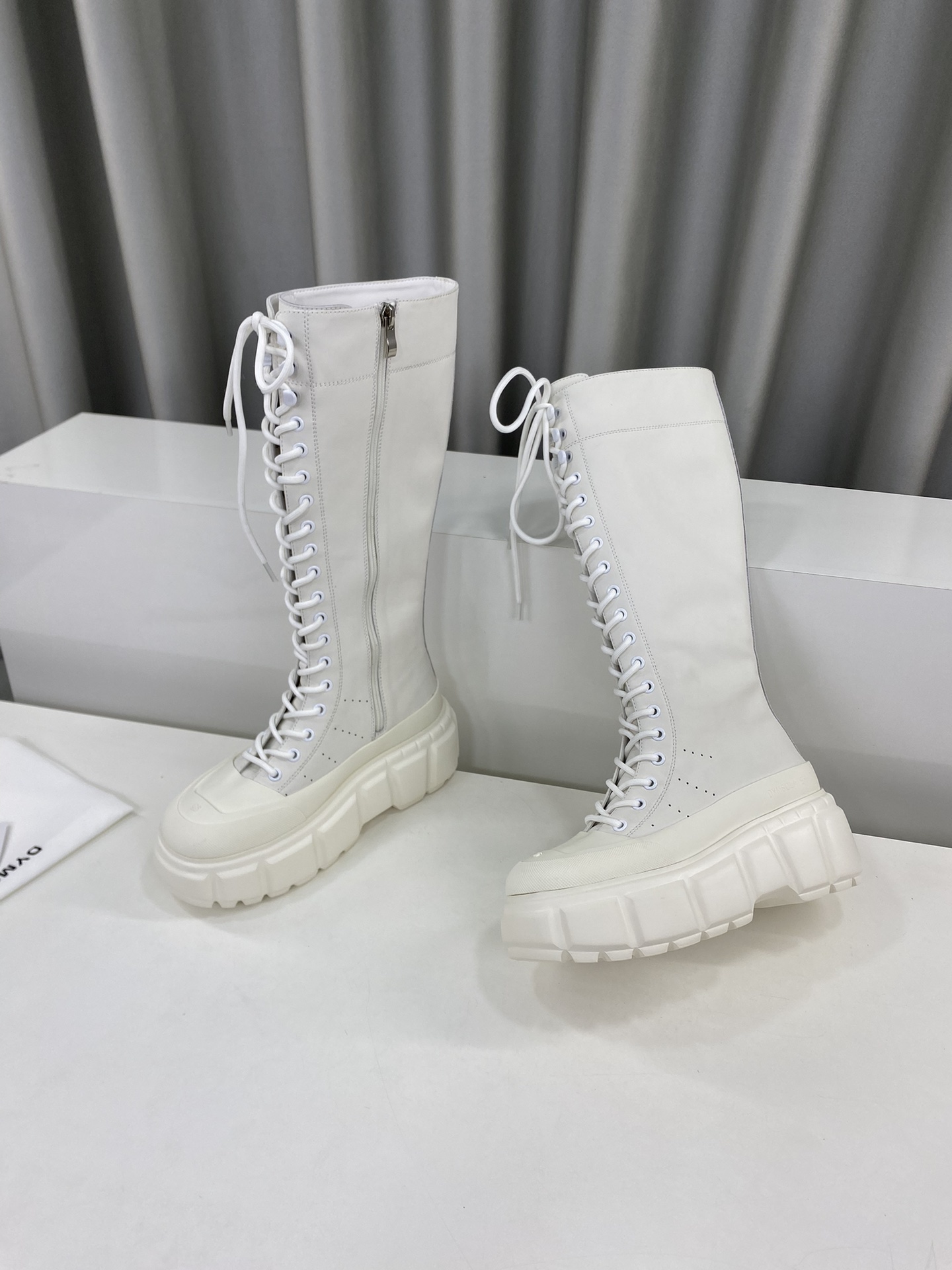 Dymonlatriy’s Latest British Wind: High Beauty and Unique Fashion for Autumn Shoes