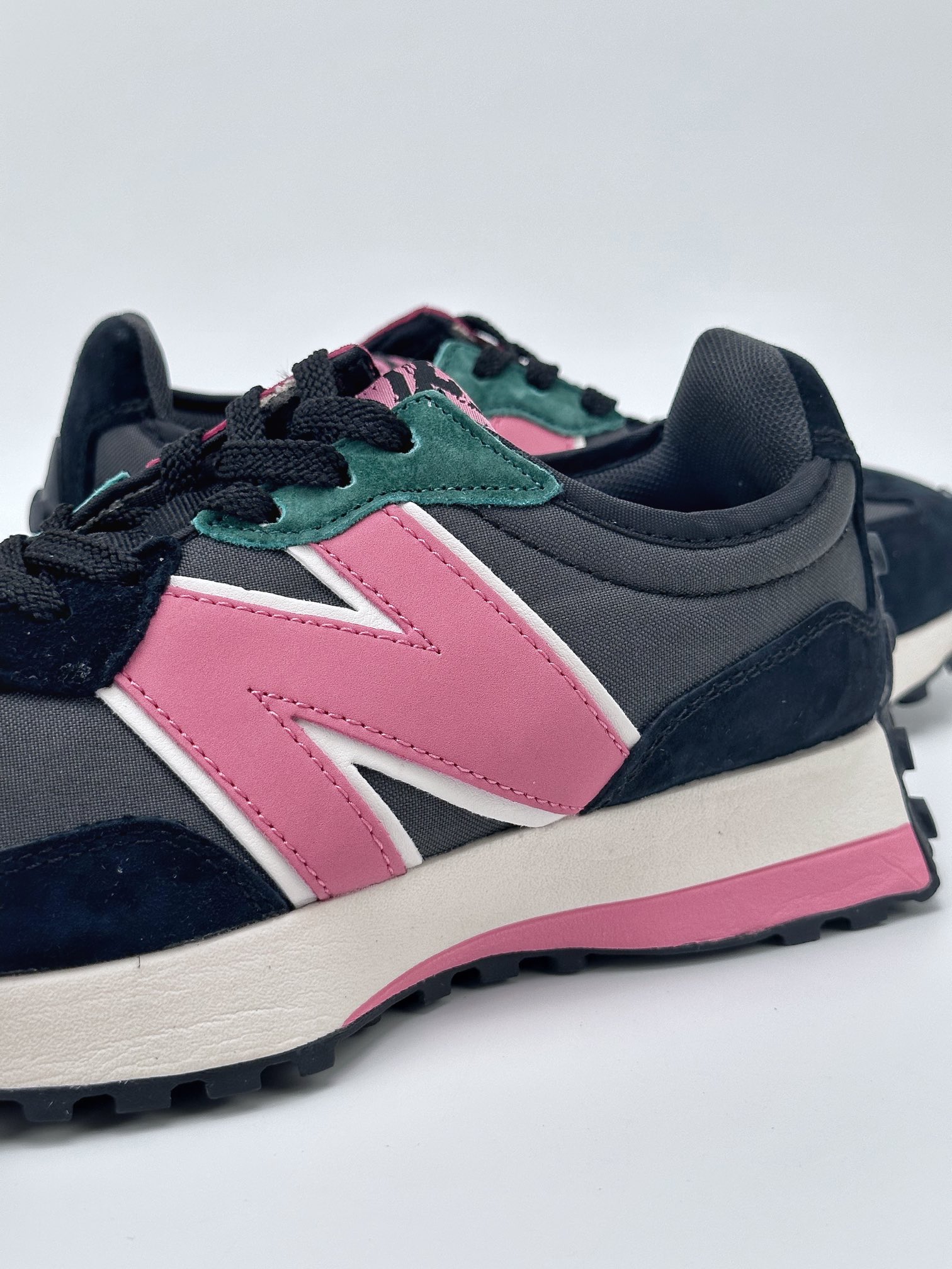 150 New Balance MS327系列 复古休闲运动慢跑鞋 U327CNT