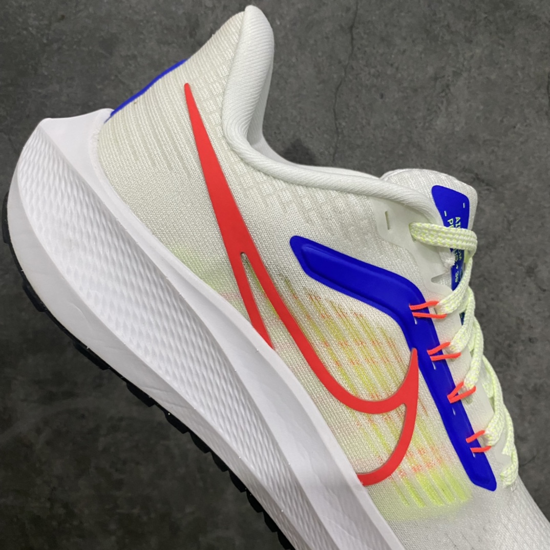 图片[7]-【DT版本】Nike Air Zoom Pegasus 39 登月专业跑步鞋 白色 DX3354-100n市售最高版本 独家裸鞋圈硬通货品质n正确内置前后双气垫n(且后掌加上原厂硬纸护板防止压力过大导致气垫漏气)n原档案数据 原盒原配 QC检验 钢印 俱全原厂网纱 原装MD大底同步科技 脚感完美还原 脚感堪比Boost  尺码：36 36.5 37.5 38 38.5 39 40 40.5 41 42 42.5 43 44 44.5 45 46n-莆田鞋批发中心