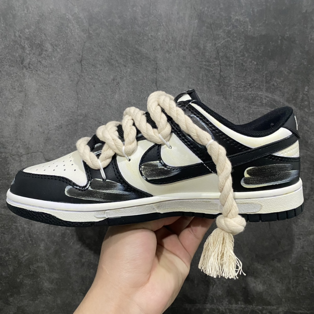 图片[2]-【纯原版】NK Dunk Low Retro 解构定制配色 麻绳绑带 氧化做旧DD1391-100n以拆线为创作灵感 结合OW拆解鞋带的风格 以DUNK进行设计 并加入了解构风独特的元素 同时给鞋子做了旧vibe风的效果 让整体效果更加潮流SIZE：36 36.5 37.5 38 38.5 39 40 40.5 41 42 42.5 43 44 44.5 45 46n-莆田鞋批发中心