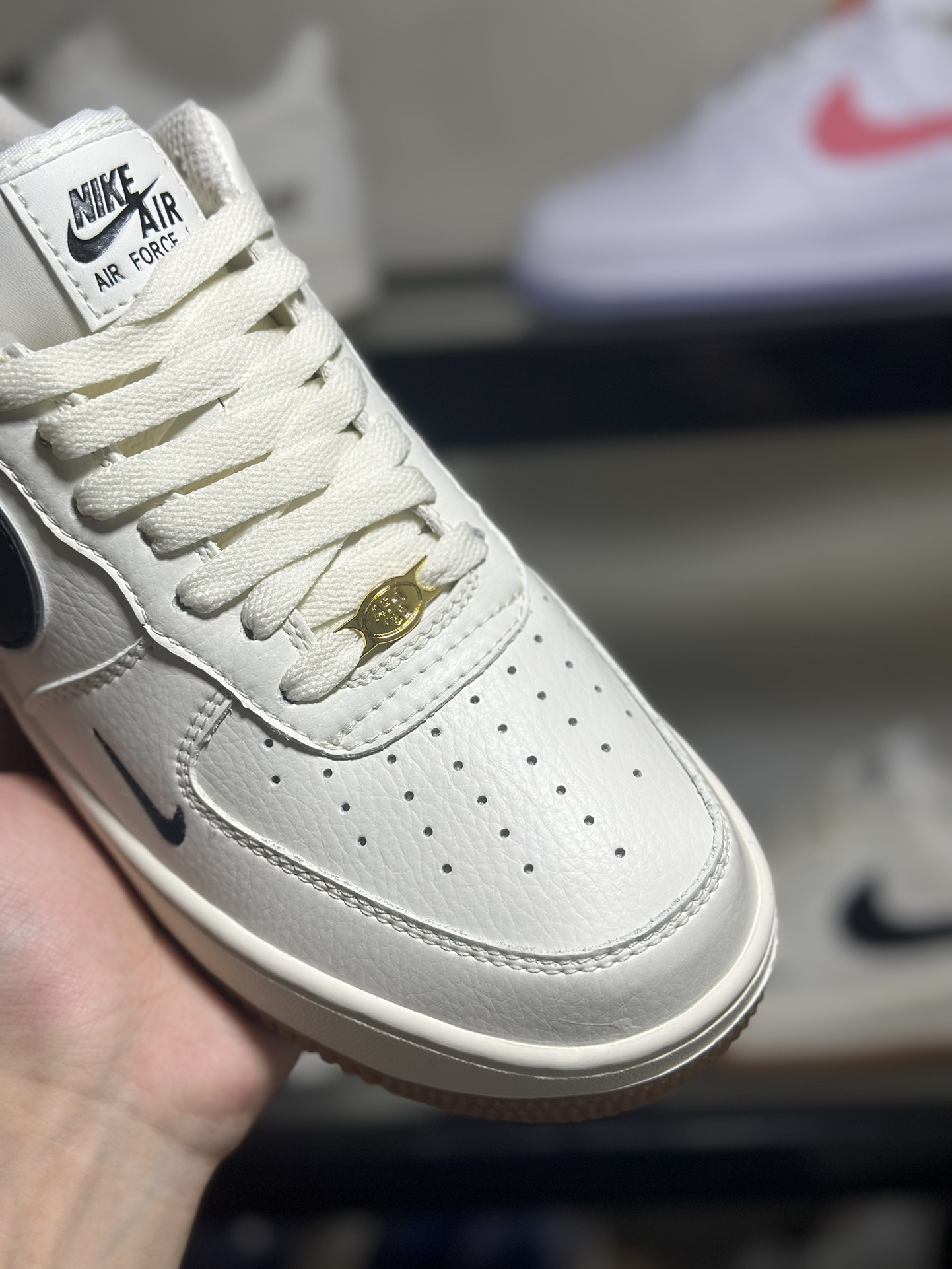 NikeAirForce1Low40