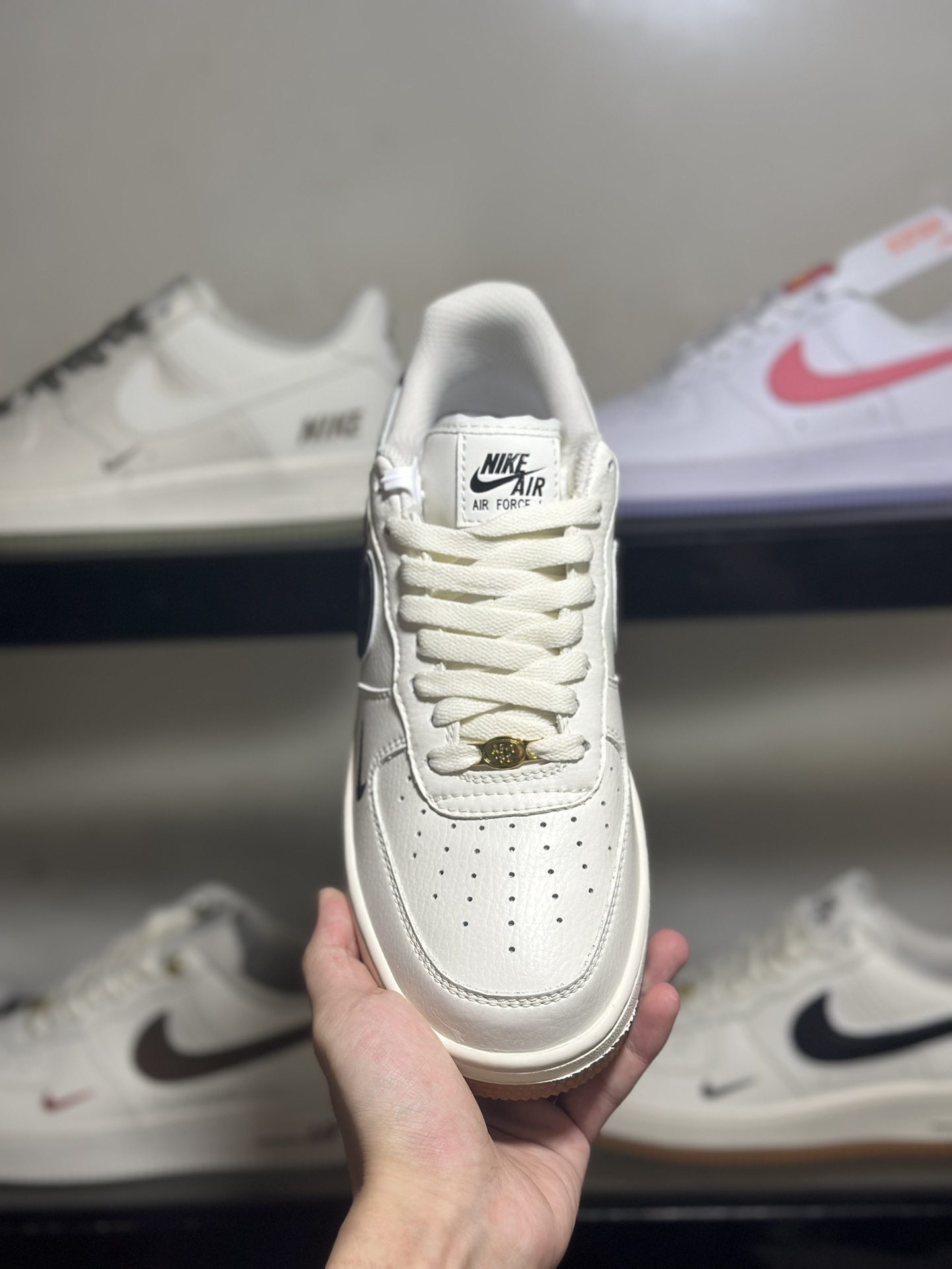 NikeAirForce1Low40