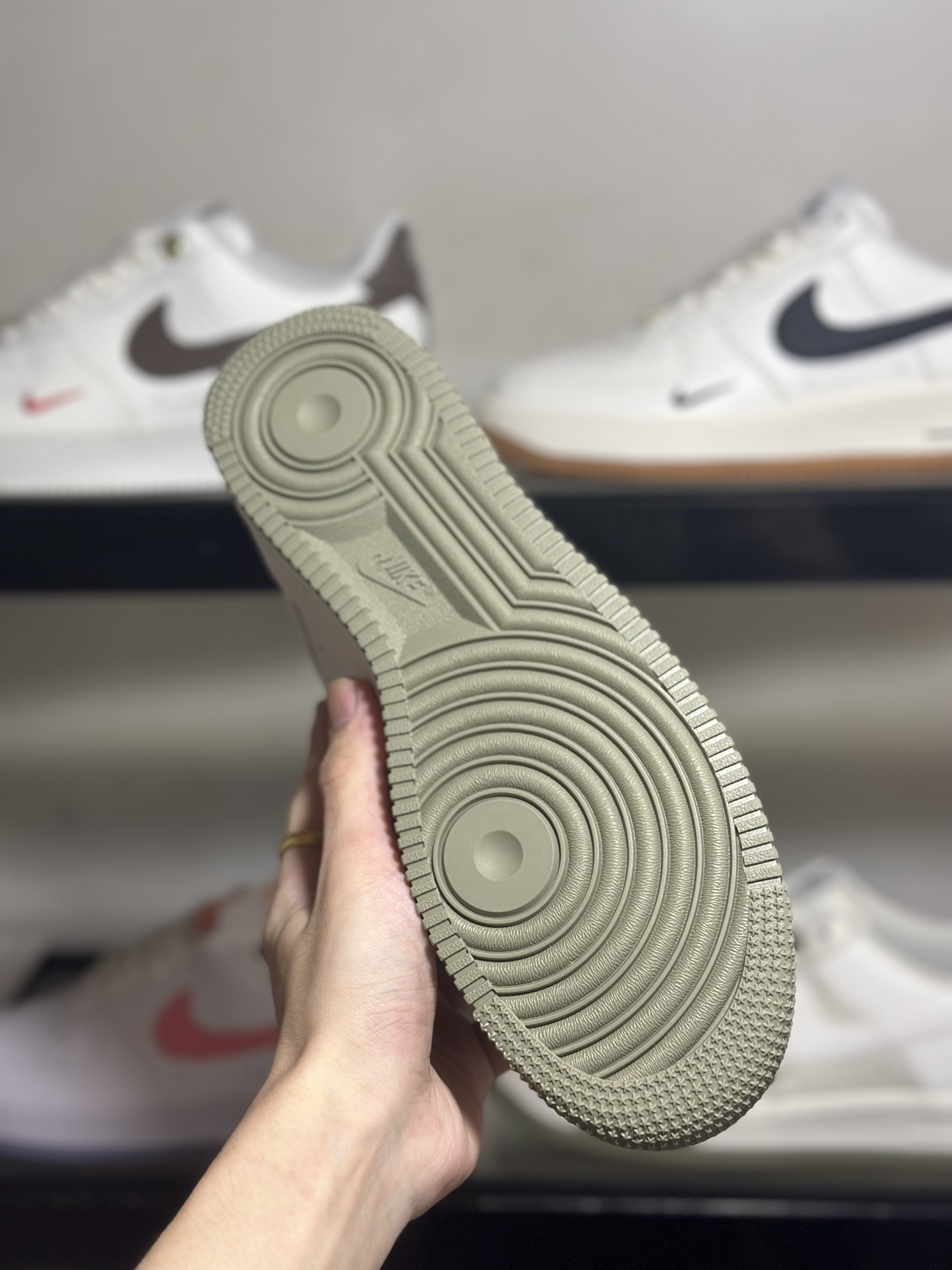 NikeAirForce1Low军绿