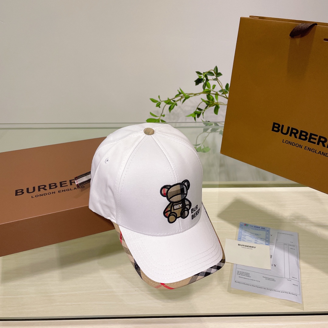 Burberry巴宝莉立体刺绣原单棒球帽