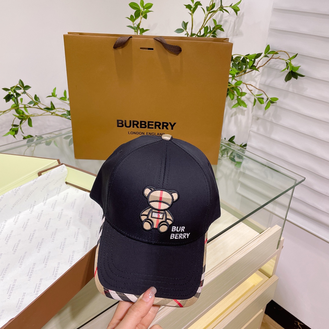 Burberry巴宝莉立体刺绣原单棒球帽