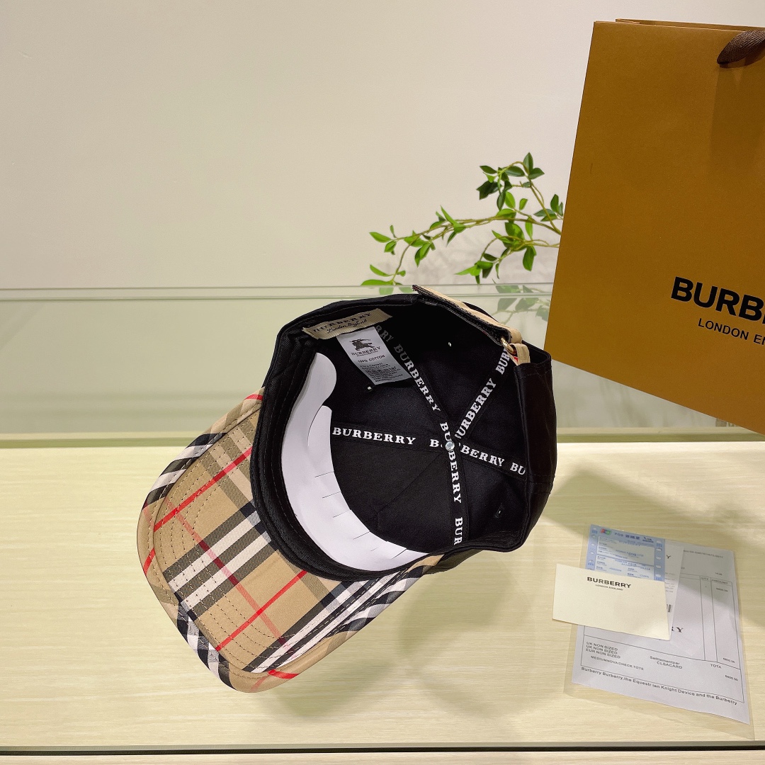 Burberry巴宝莉立体刺绣原单棒球帽