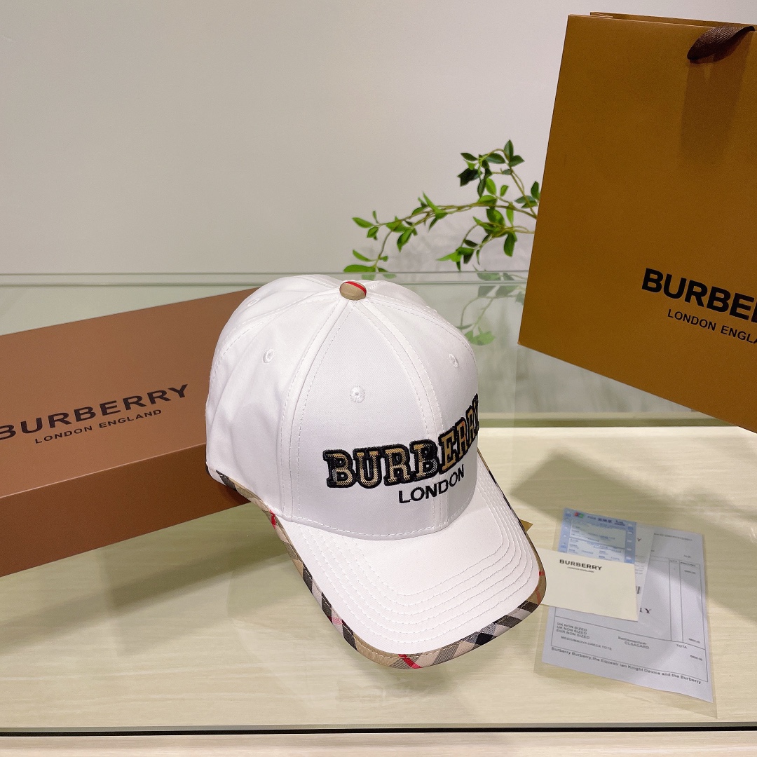 Burberry巴宝莉立体刺绣原单棒球帽