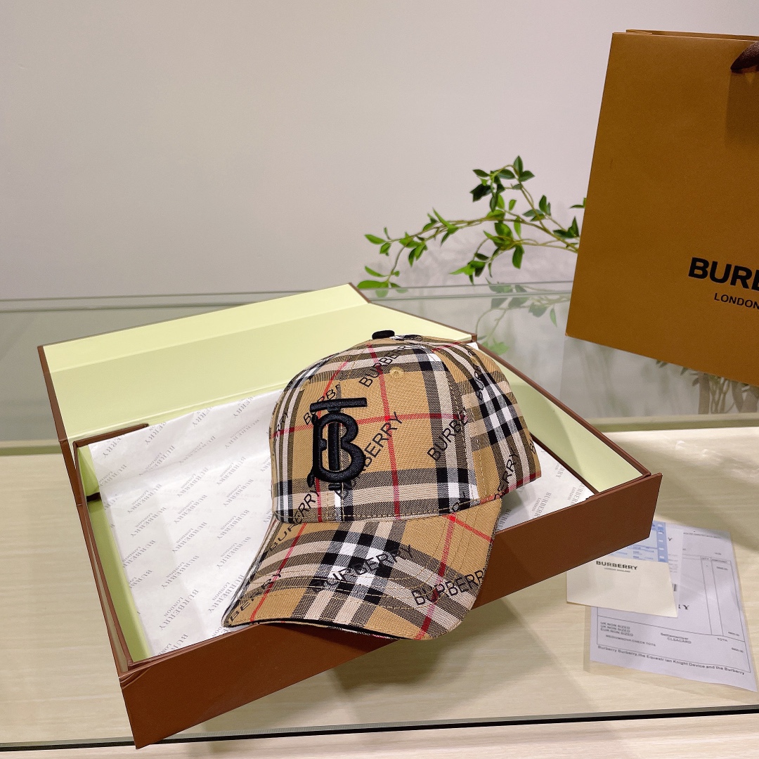 Burberry巴宝莉立体刺绣原单棒球帽