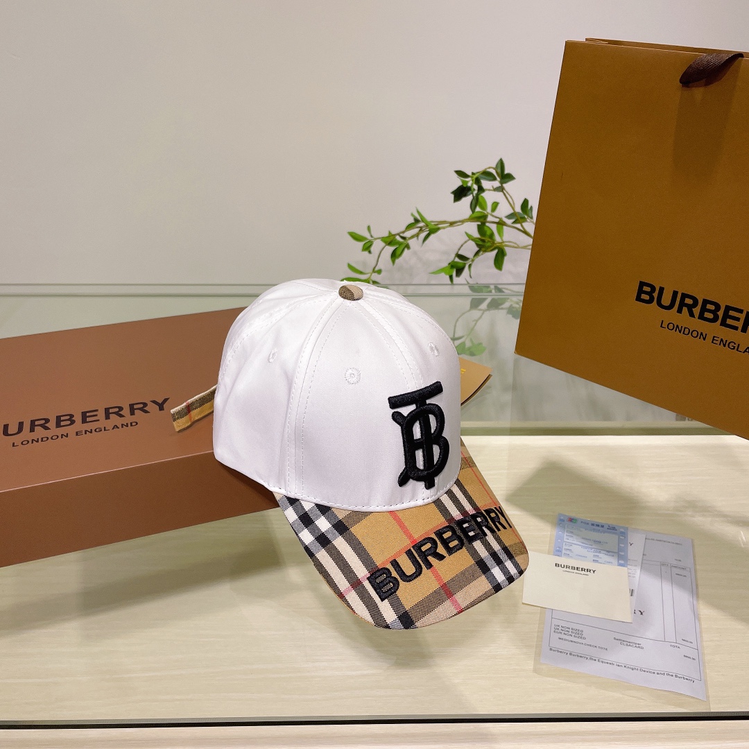 Burberry巴宝莉立体刺绣原单棒球帽